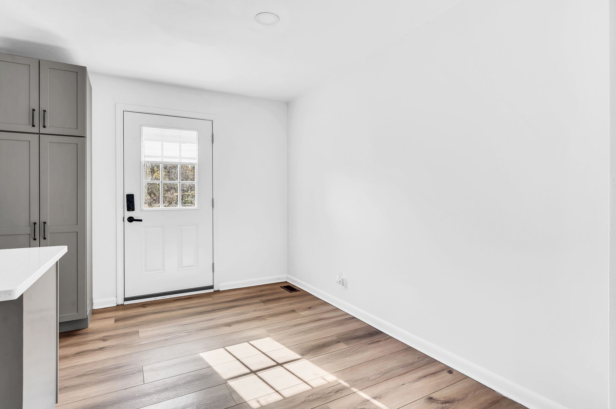 Nashville, Tennessee 37218, United States, 5 Bedrooms Bedrooms, ,2 BathroomsBathrooms,Residential,Active,37747