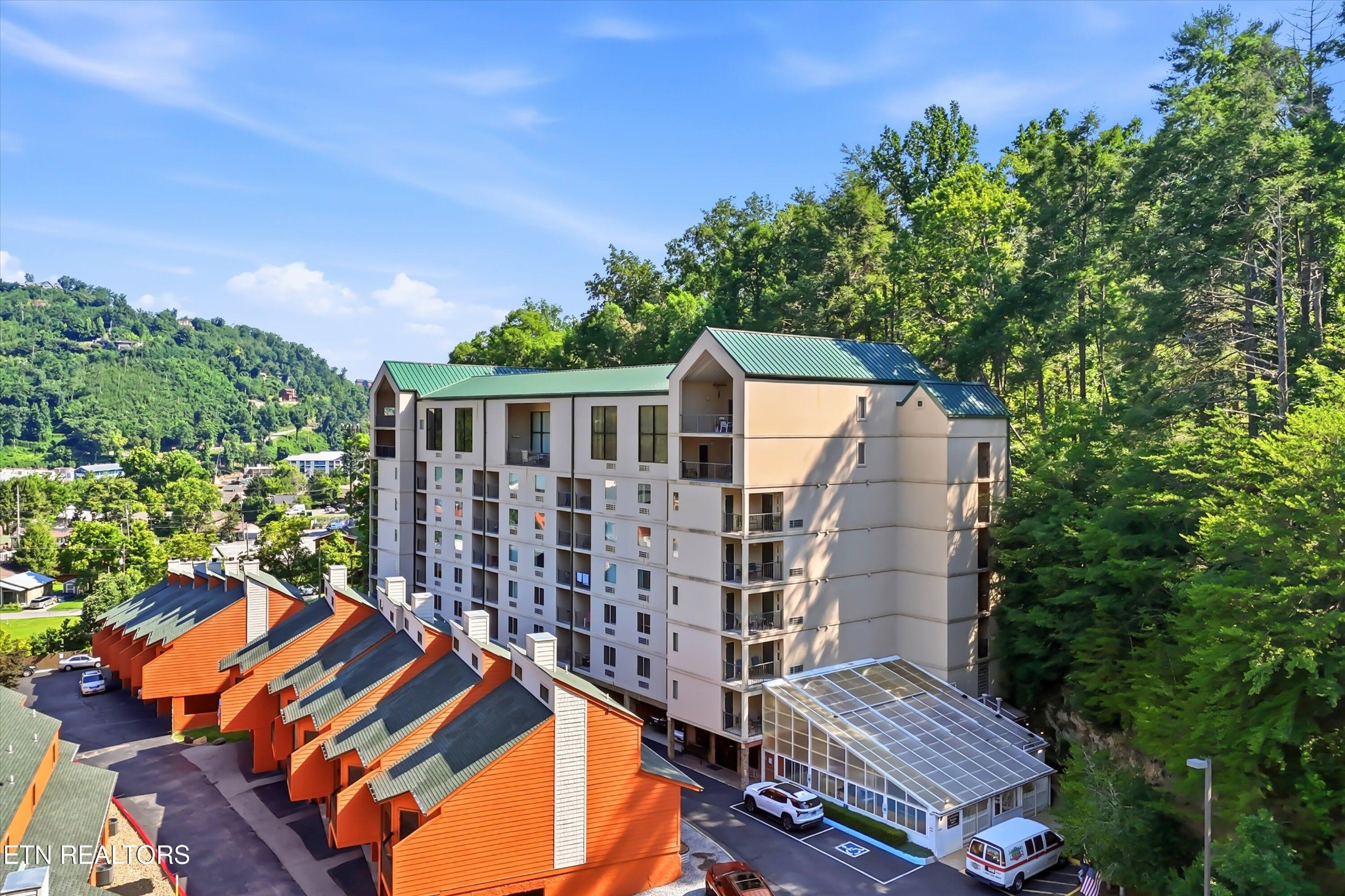 413 Baskins Creek Rd APT 303