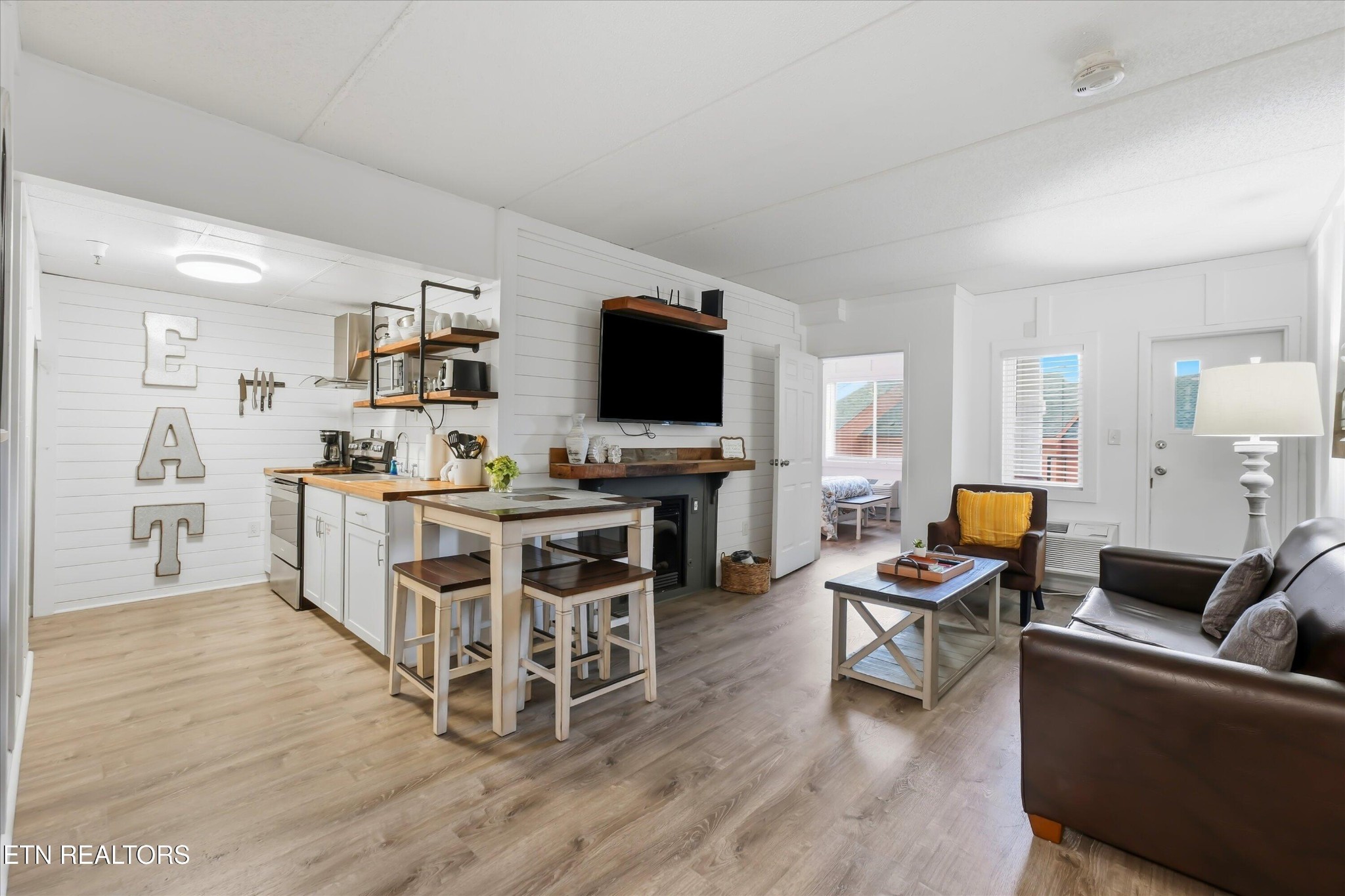 413 Baskins Creek Rd APT 303