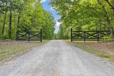 1011 Frontier Acres Dr Pegram TN 37143