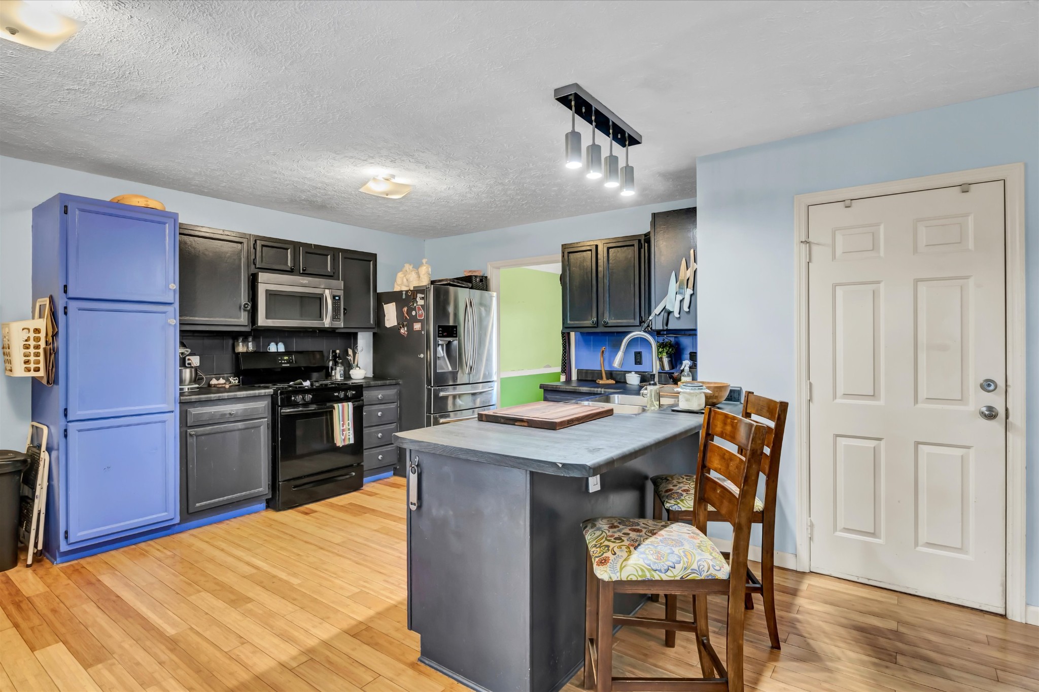 1517 Randall Park Dr