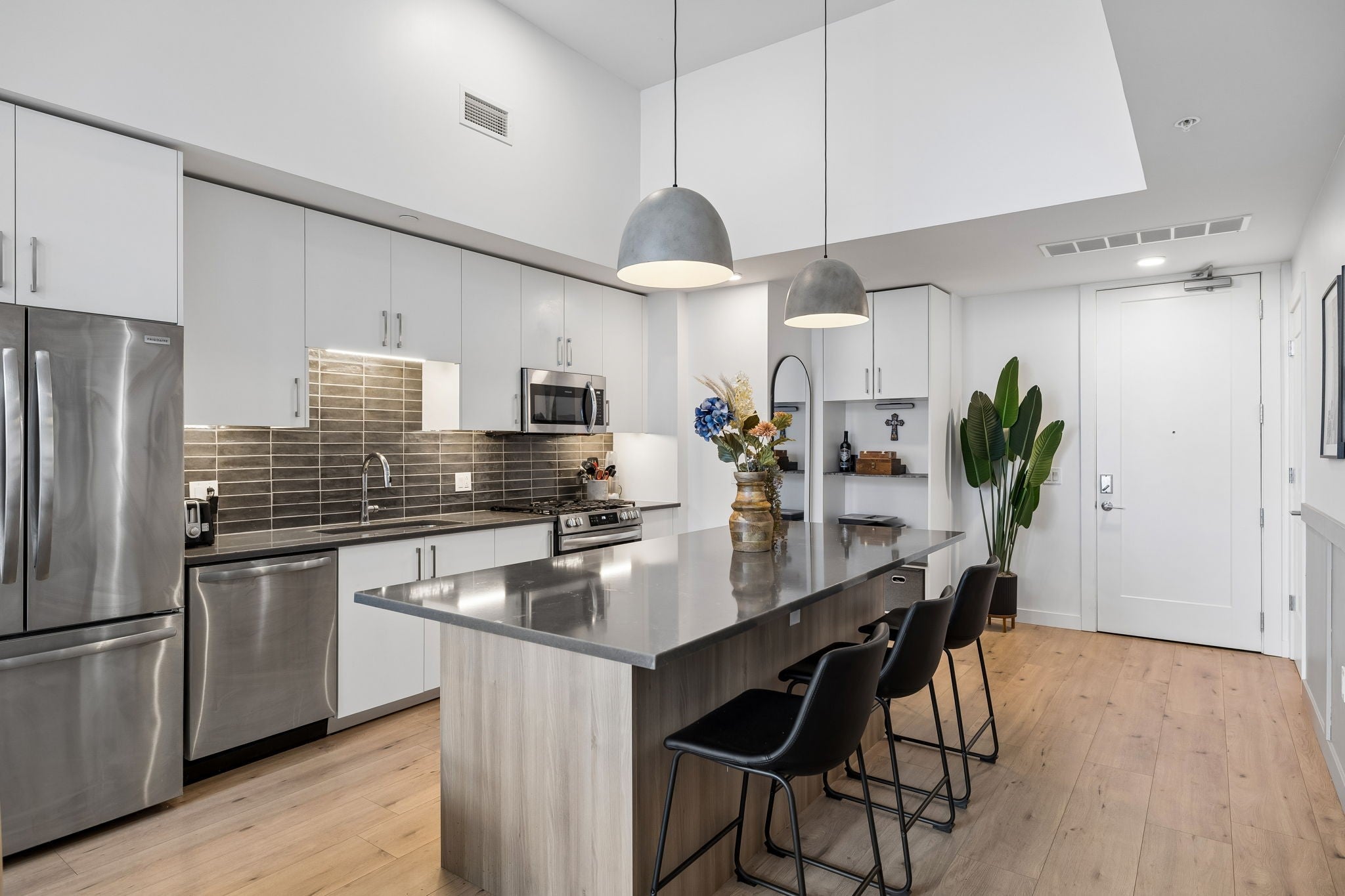 1212 Demonbreun St 607