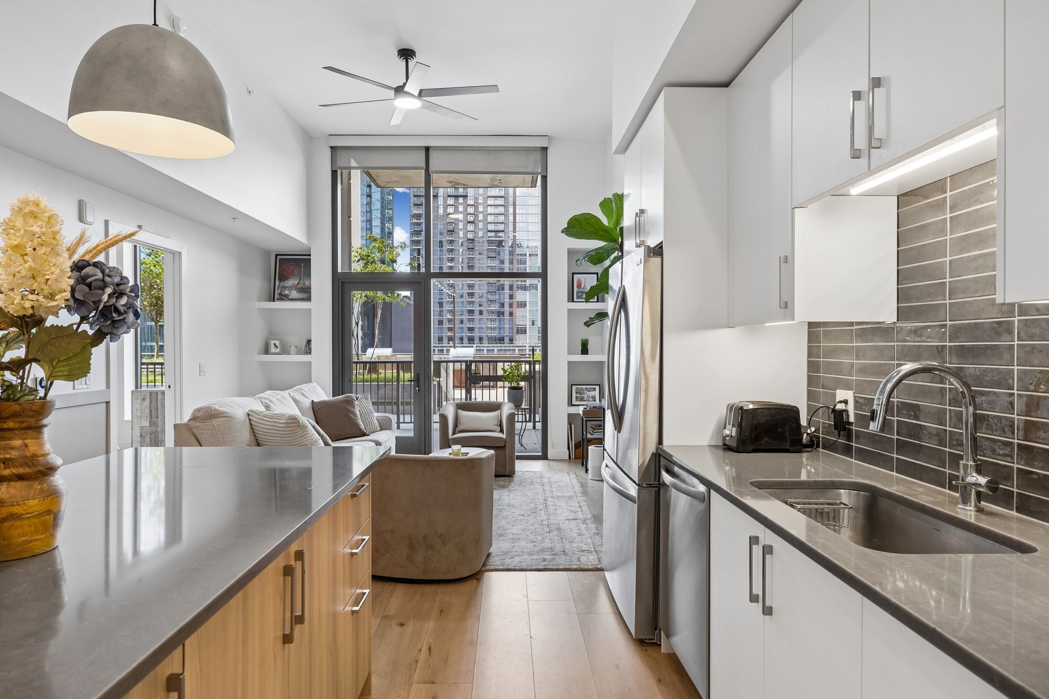 1212 Demonbreun St 607