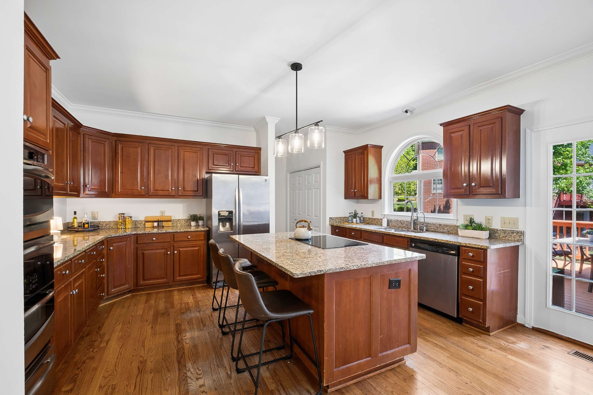 1570 Woodberry Ct