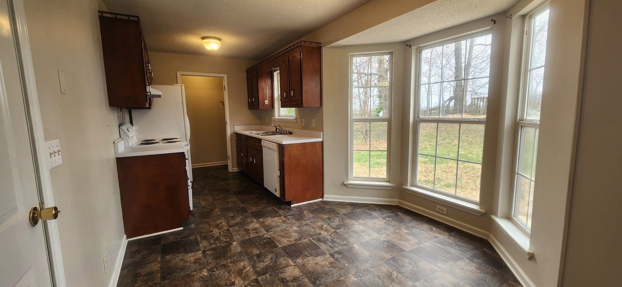 129 Oak Tree Dr