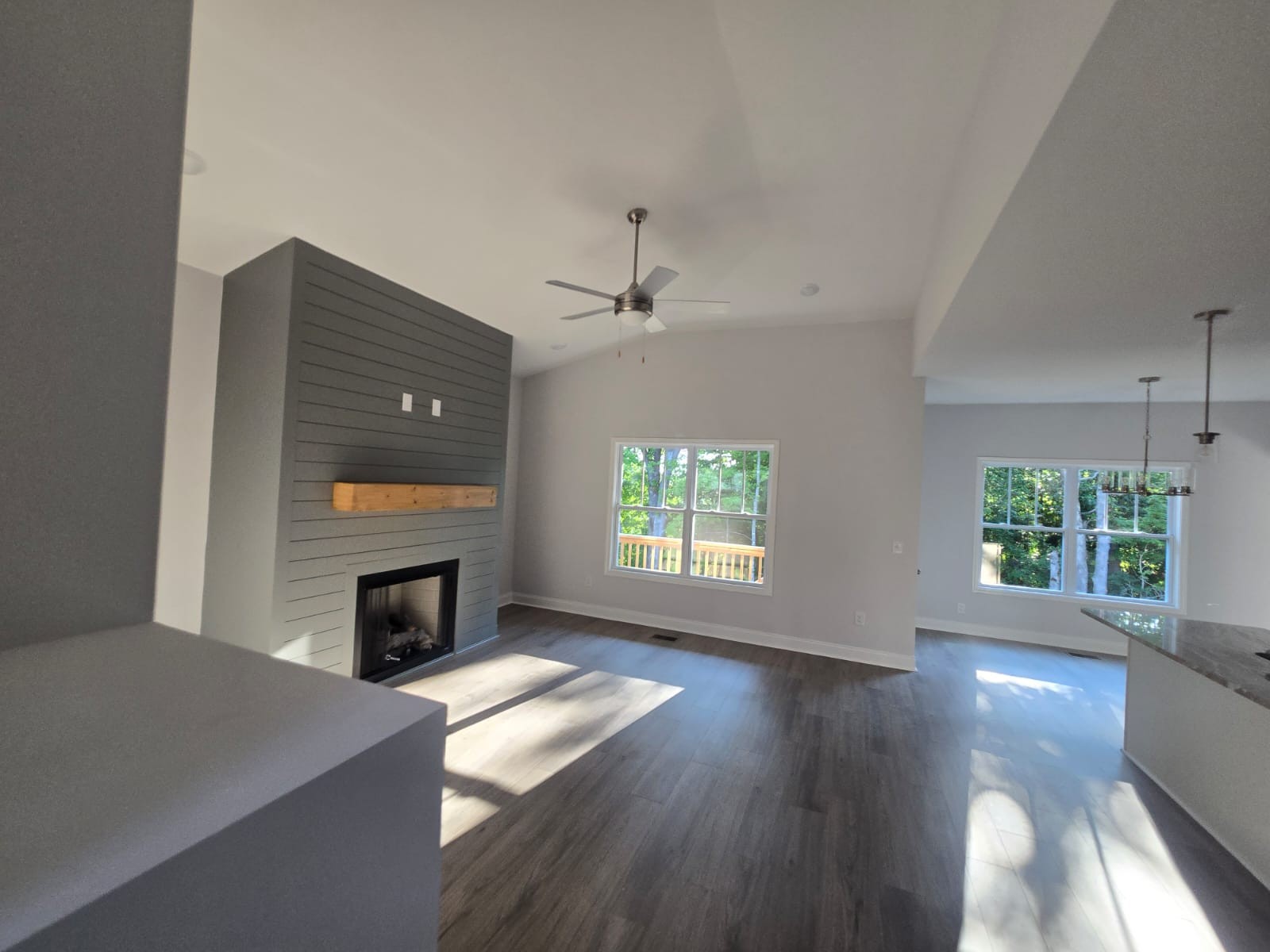 514 N Halifax Ct