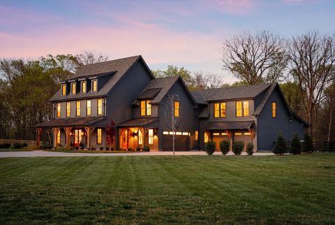 6904 Farm Path Ln College Grove TN 37046