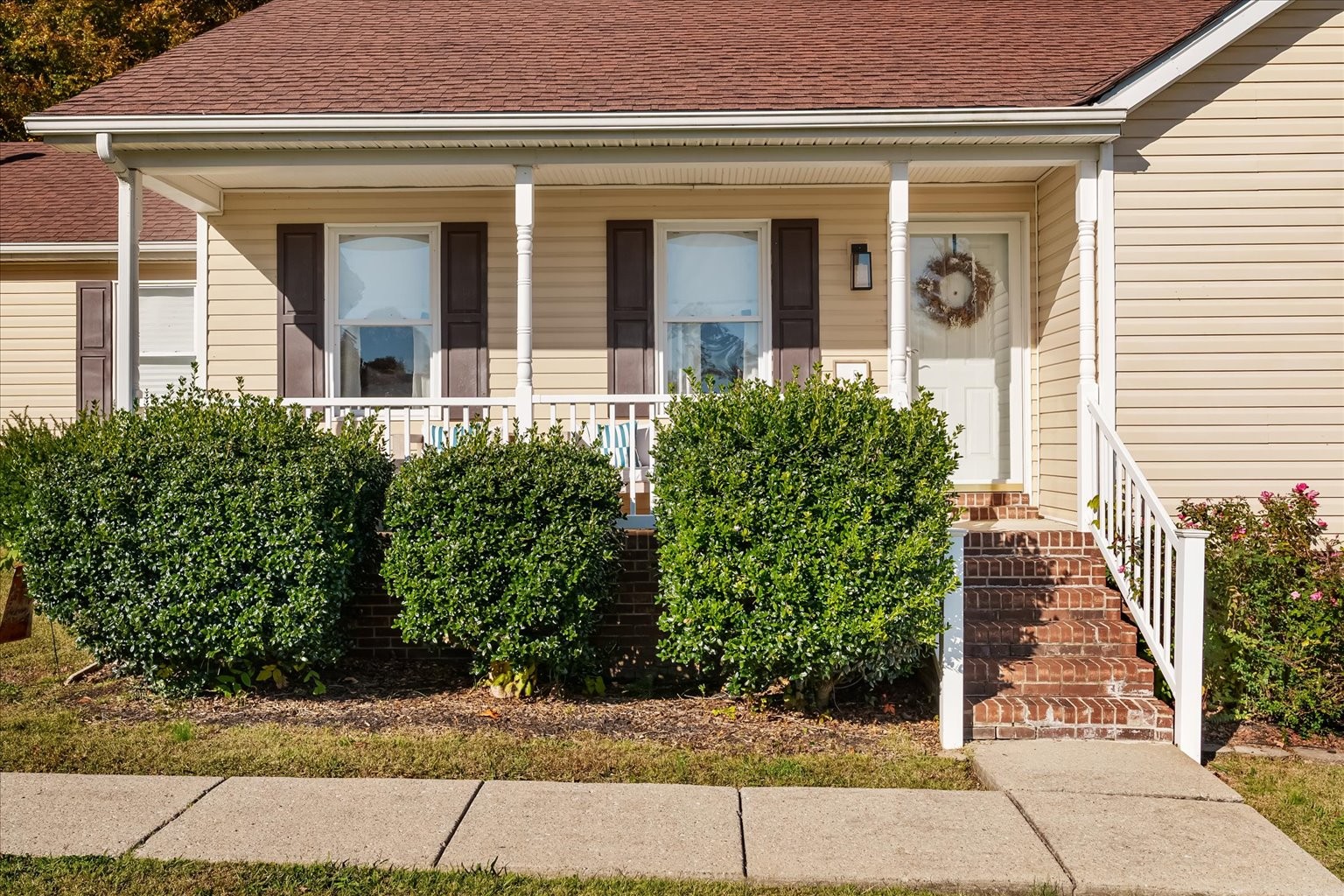 955 Sherwood Oaks Dr