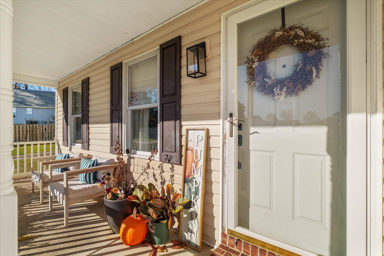 955 Sherwood Oaks Dr