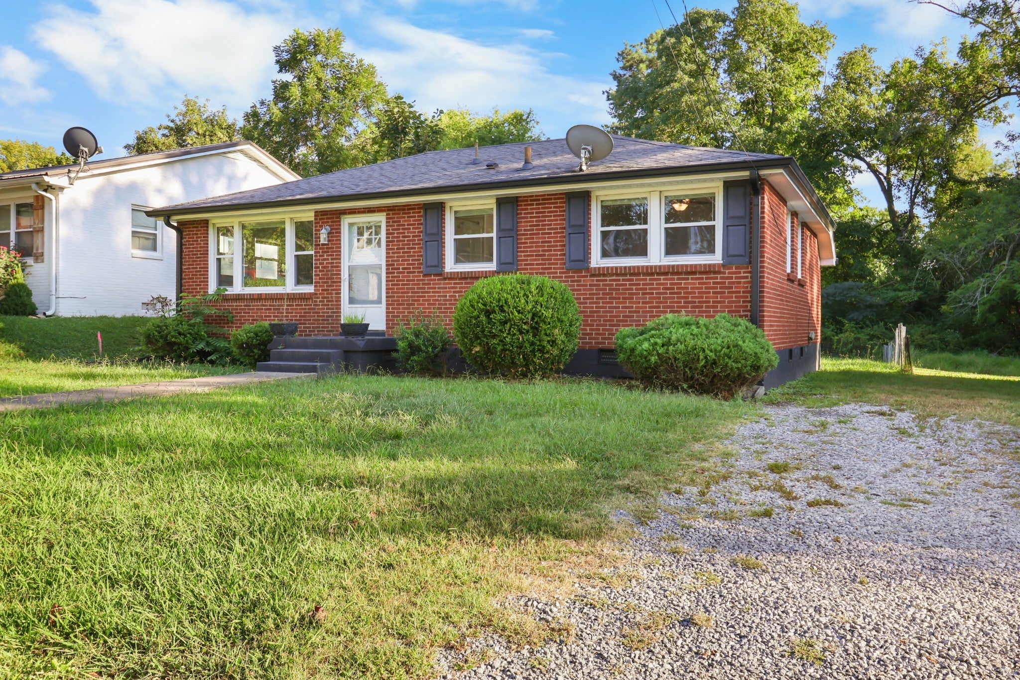 890 19th Ave W