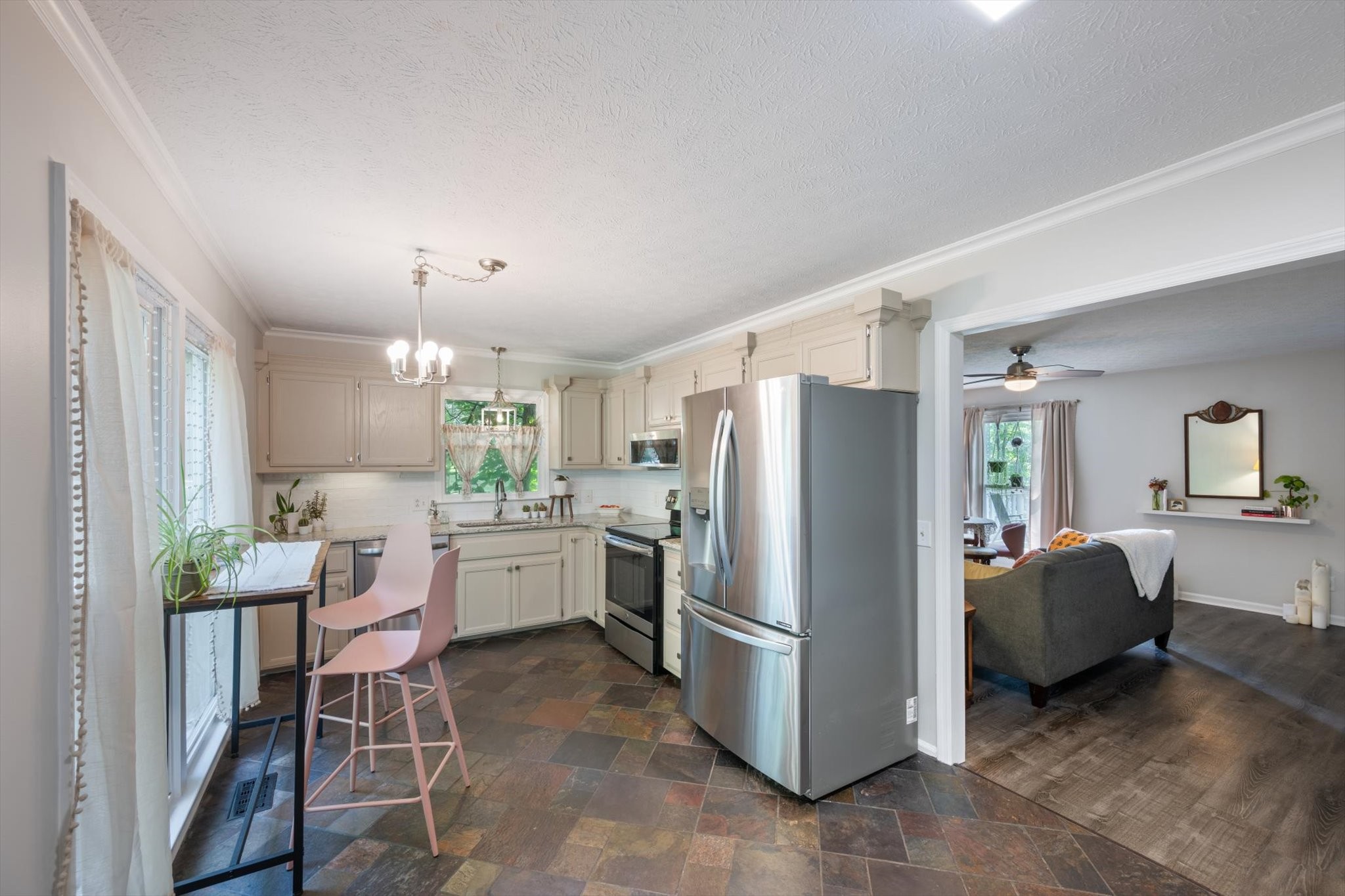 204 Timberlake Dr