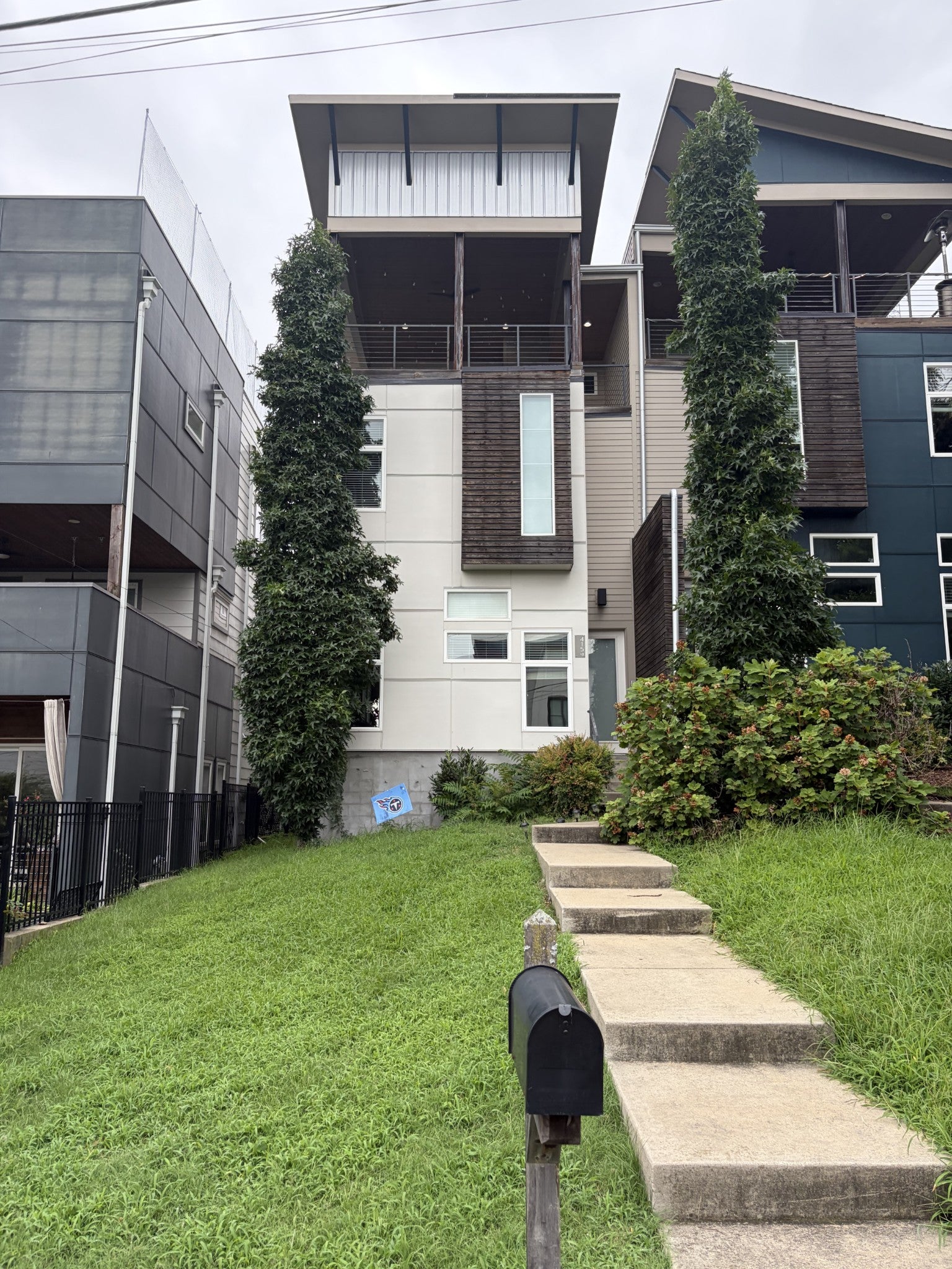 4.0-bed rental at 415 36th Ave N