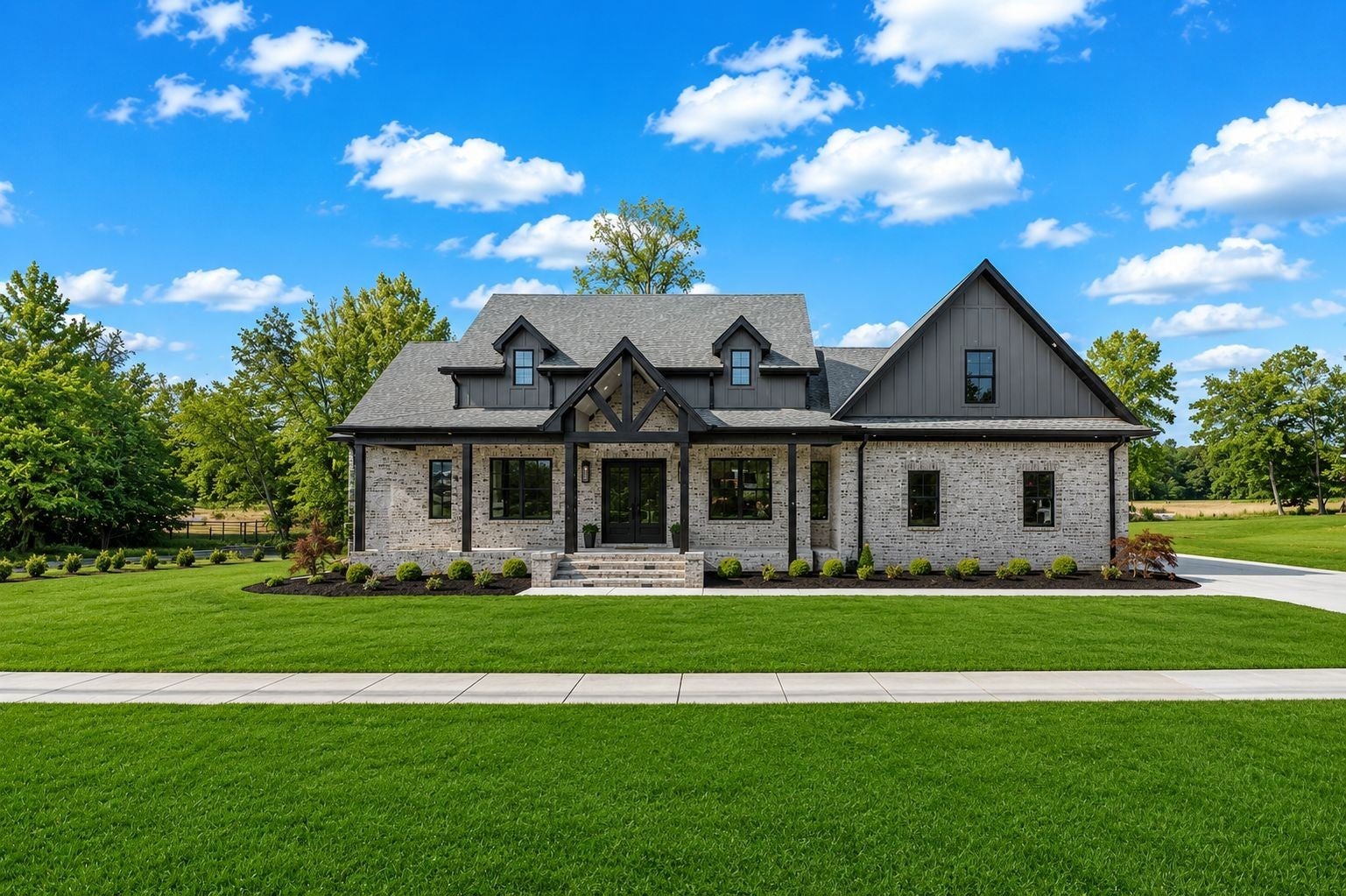 2108 Country Club Dr