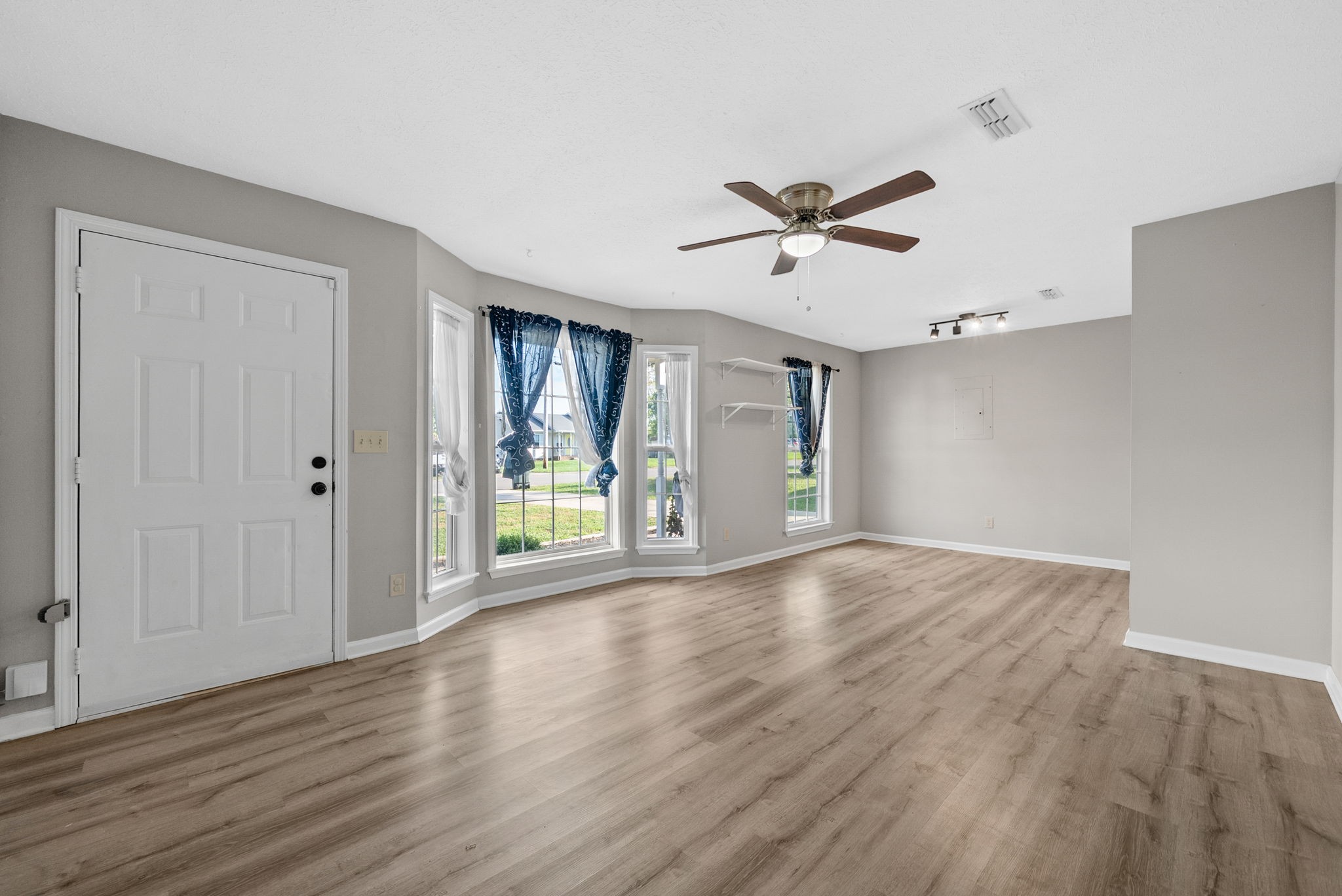 951 Van Buren Ave