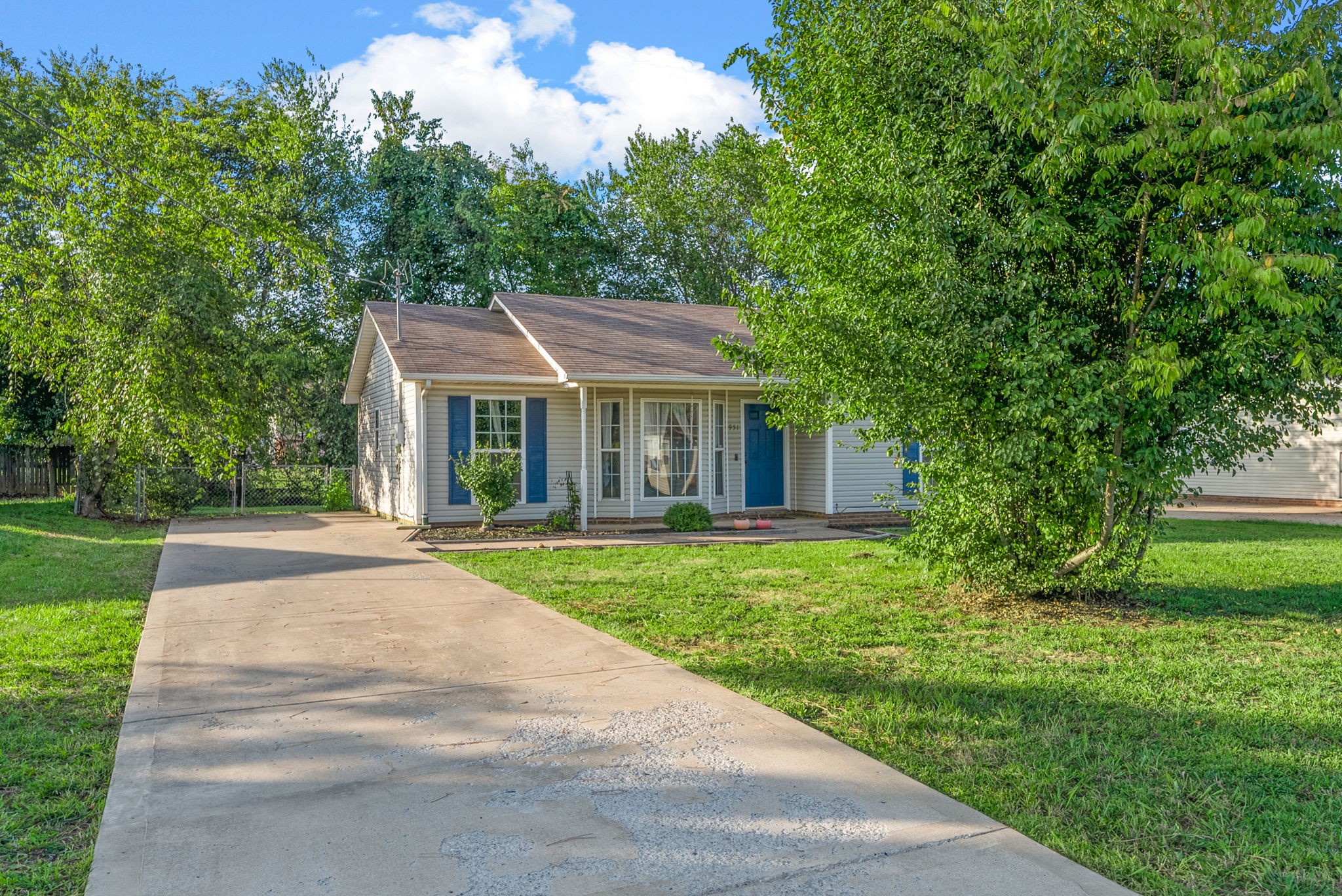 951 Van Buren Ave