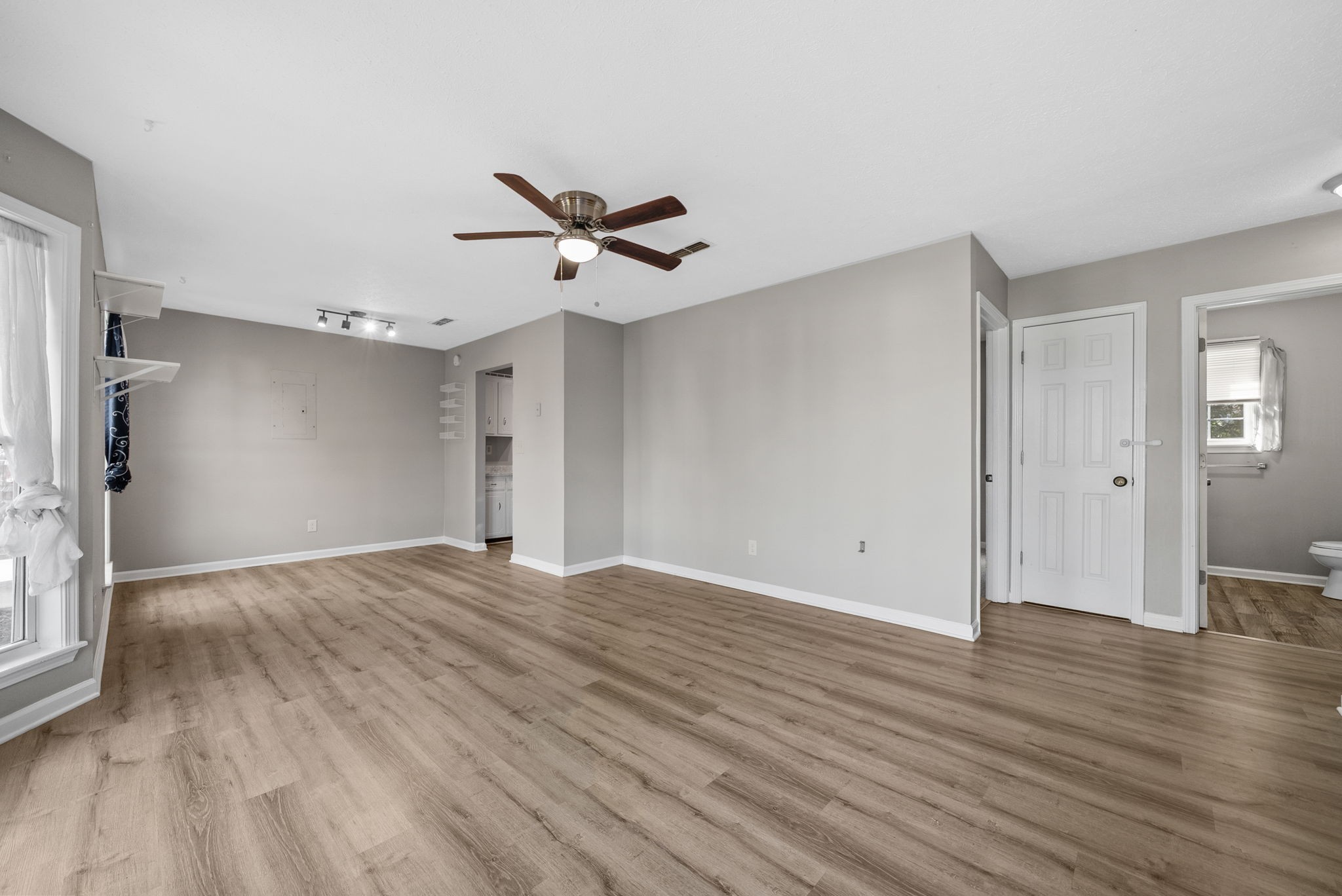 951 Van Buren Ave