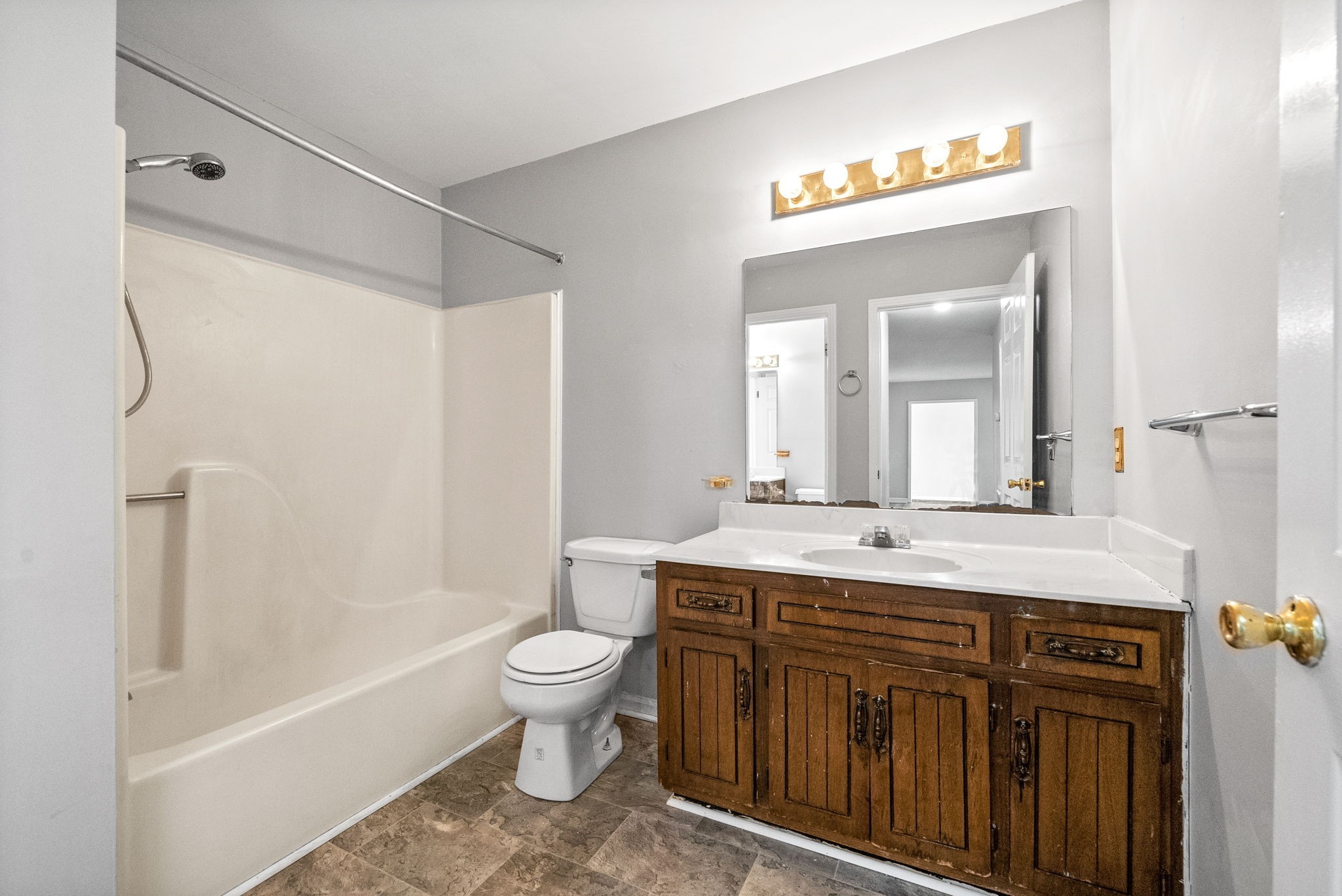 Clarksville, Tennessee 37042, United States, 3 Bedrooms Bedrooms, ,2 BathroomsBathrooms,Residential,Active,155679