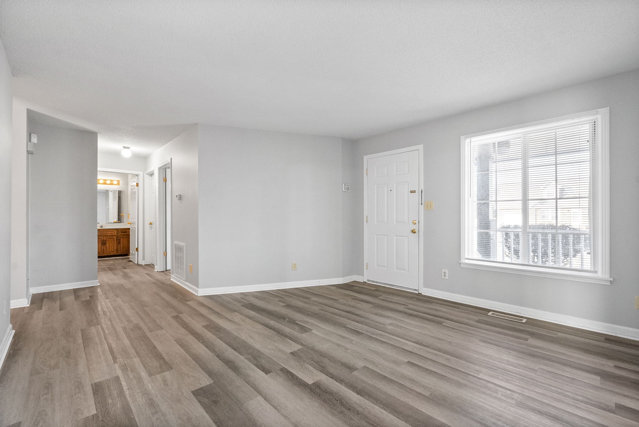 Clarksville, Tennessee 37042, United States, 3 Bedrooms Bedrooms, ,2 BathroomsBathrooms,Residential,Active,155679