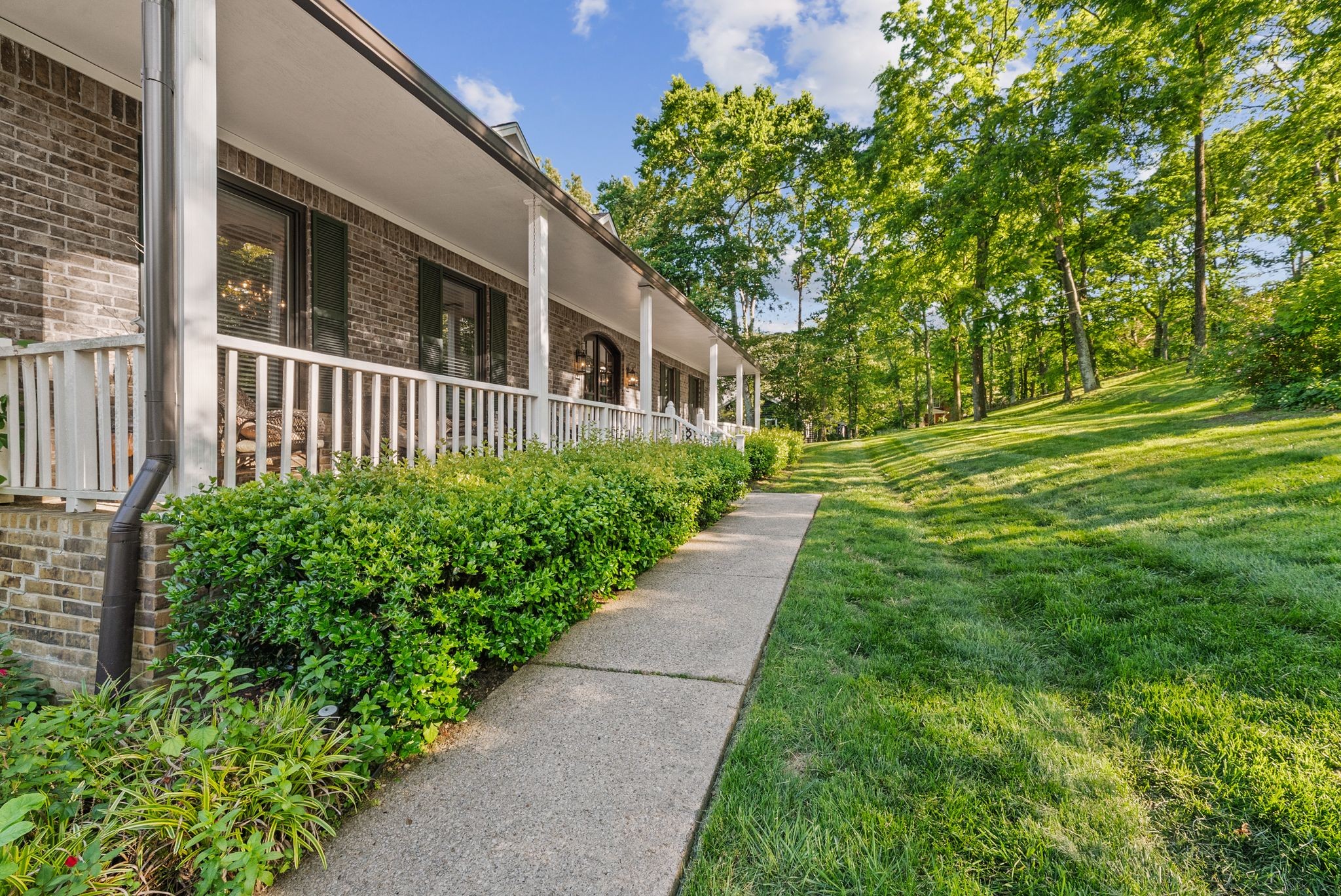 105 Foxwood Ln Sw, Franklin TN 37069 4-bed home, photo 4 of 30