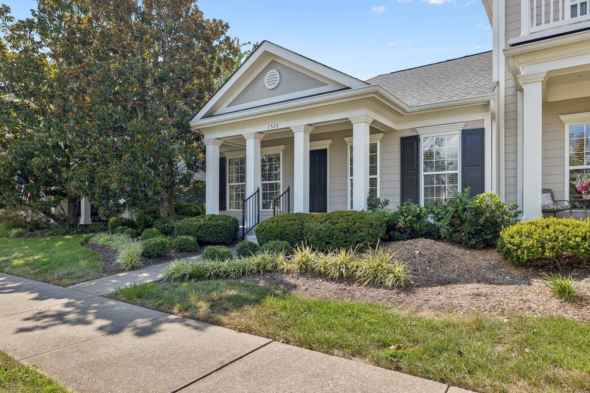 1525 Stratford Hall Cir