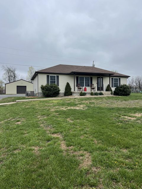 532 Douglas Ln Lafayette TN 37083