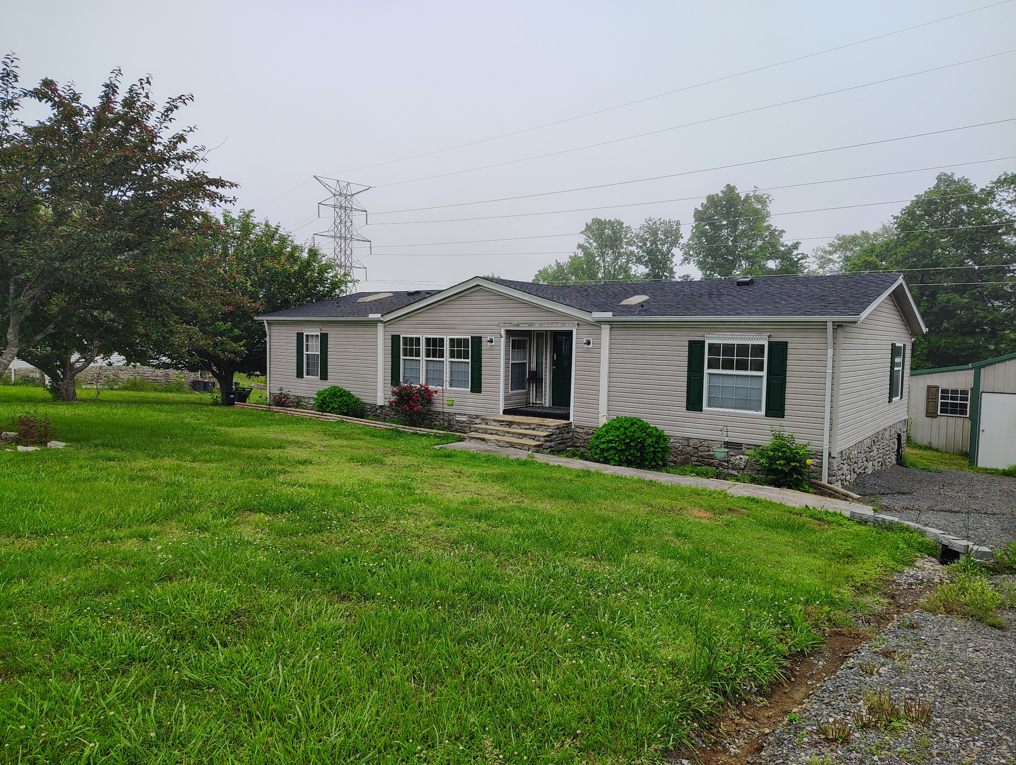 1104 Pointe Ln