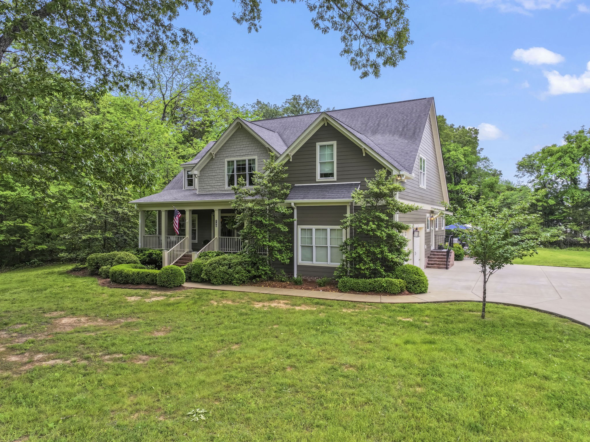 140 Blackberry Ln