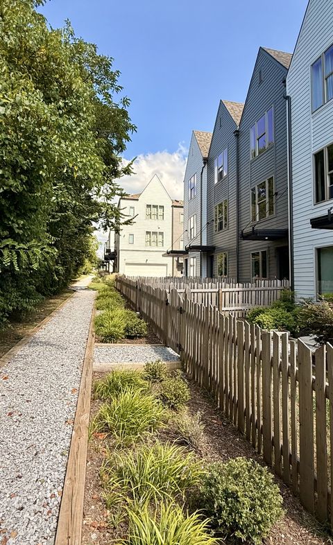 329 E Village Ln Nashville TN 37216