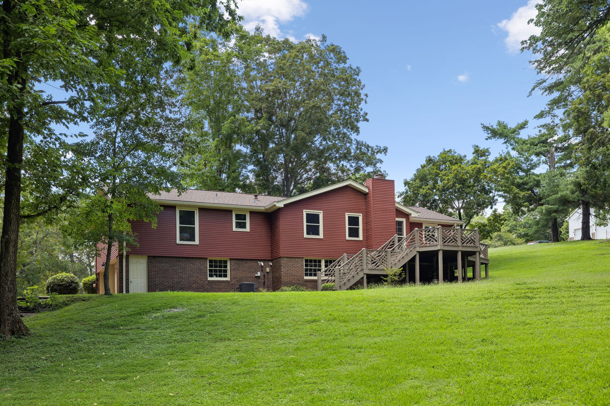 6404 Cloverbrook Dr