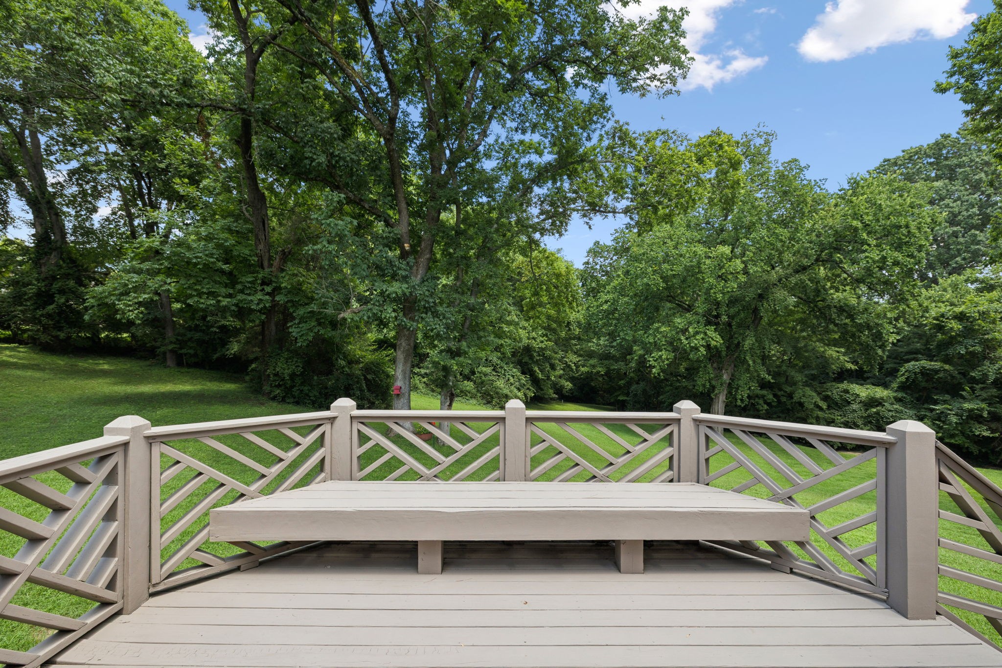 6404 Cloverbrook Dr