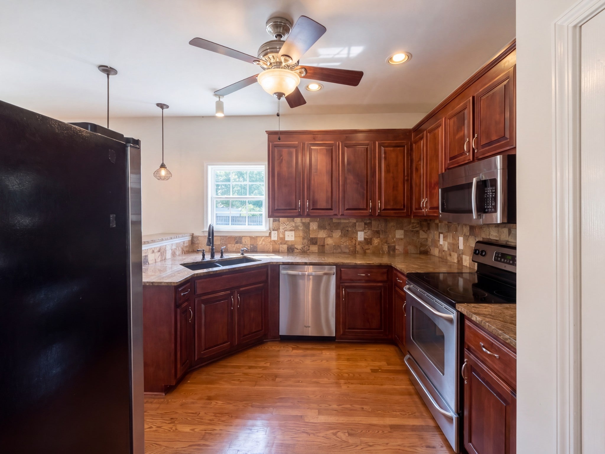 3017 Farmville Cir