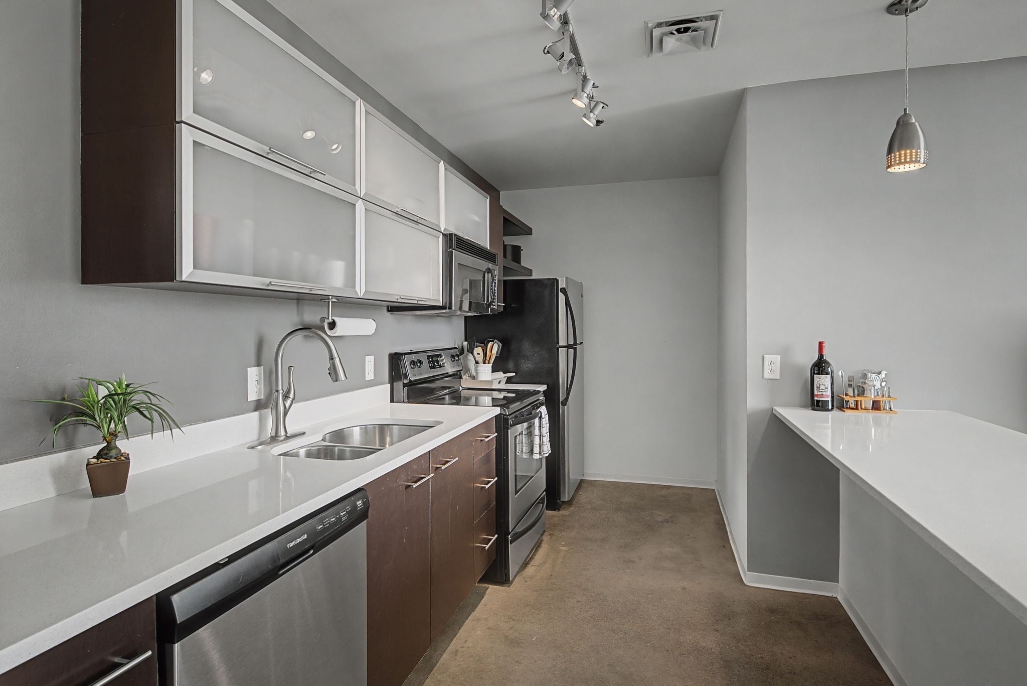 2115 Yeaman Pl 428, Nashville TN 37206 1-bed condo, photo 4 of 30
