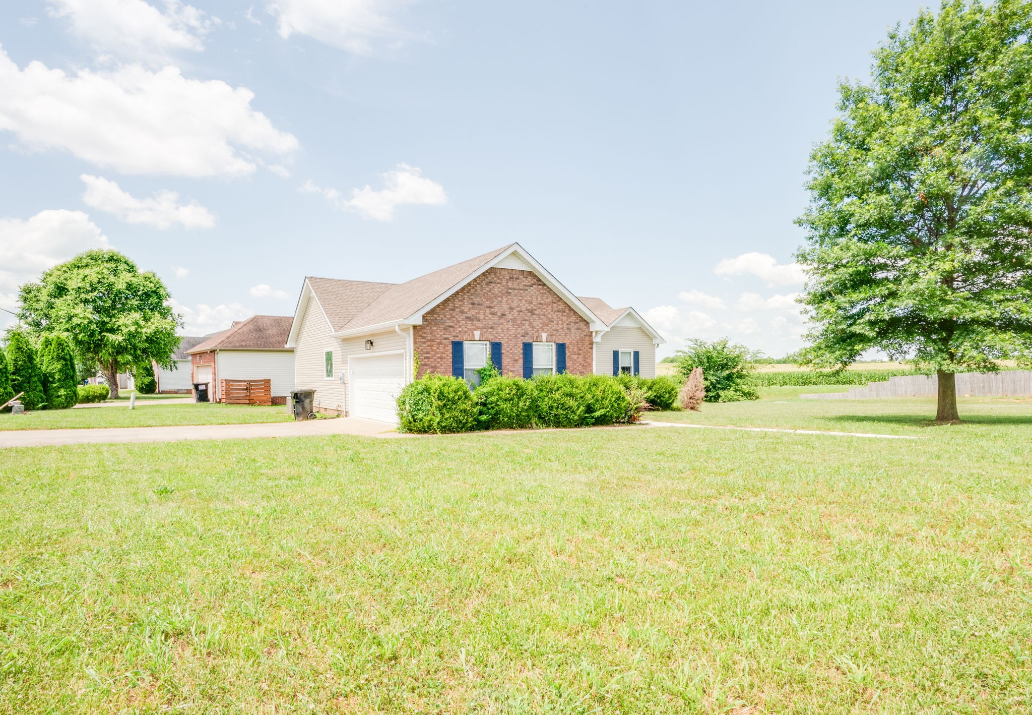 838 Samantha Ln