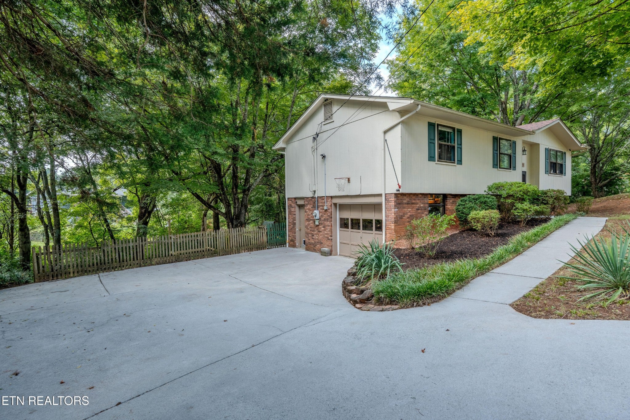 7803 Binfield Court