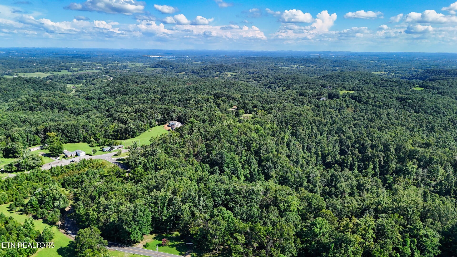 2 Lindsey Hollow Rd