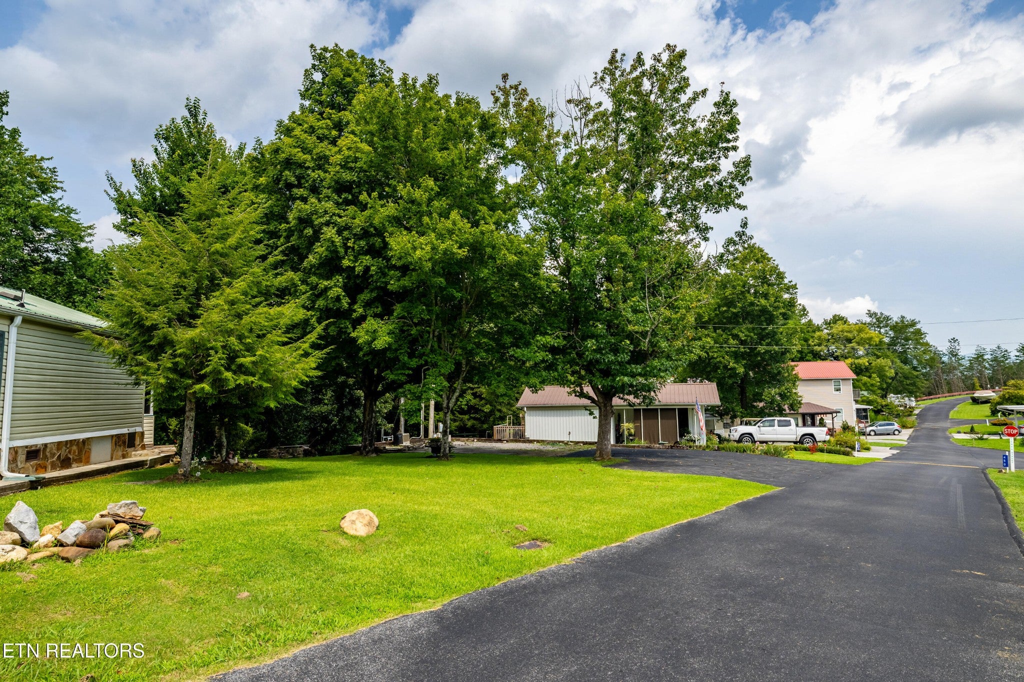449 Mountain Thrush Drive