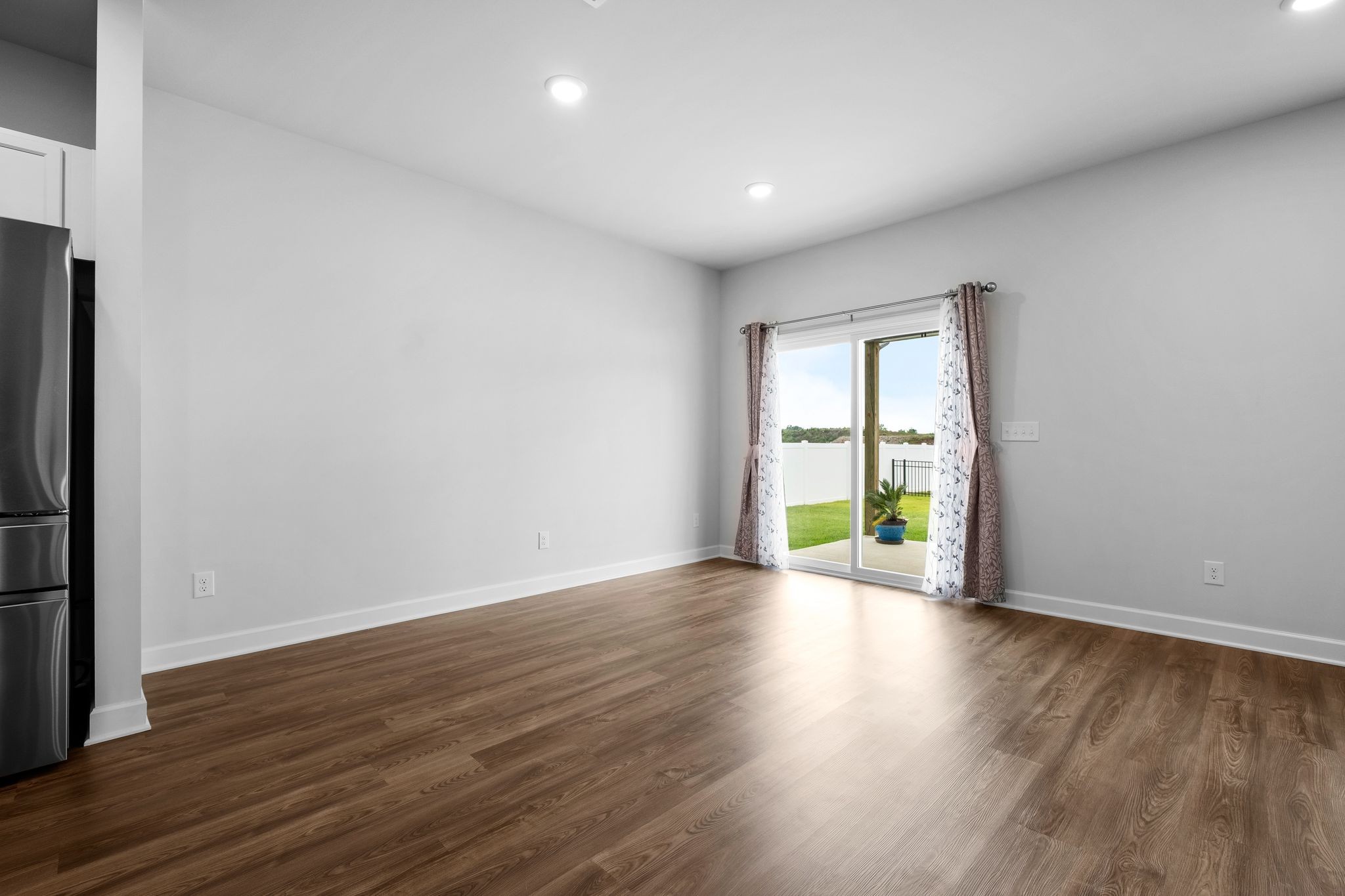 Lebanon, Tennessee 37087, United States, 5 Bedrooms Bedrooms, ,3 BathroomsBathrooms,Residential,Active,132471