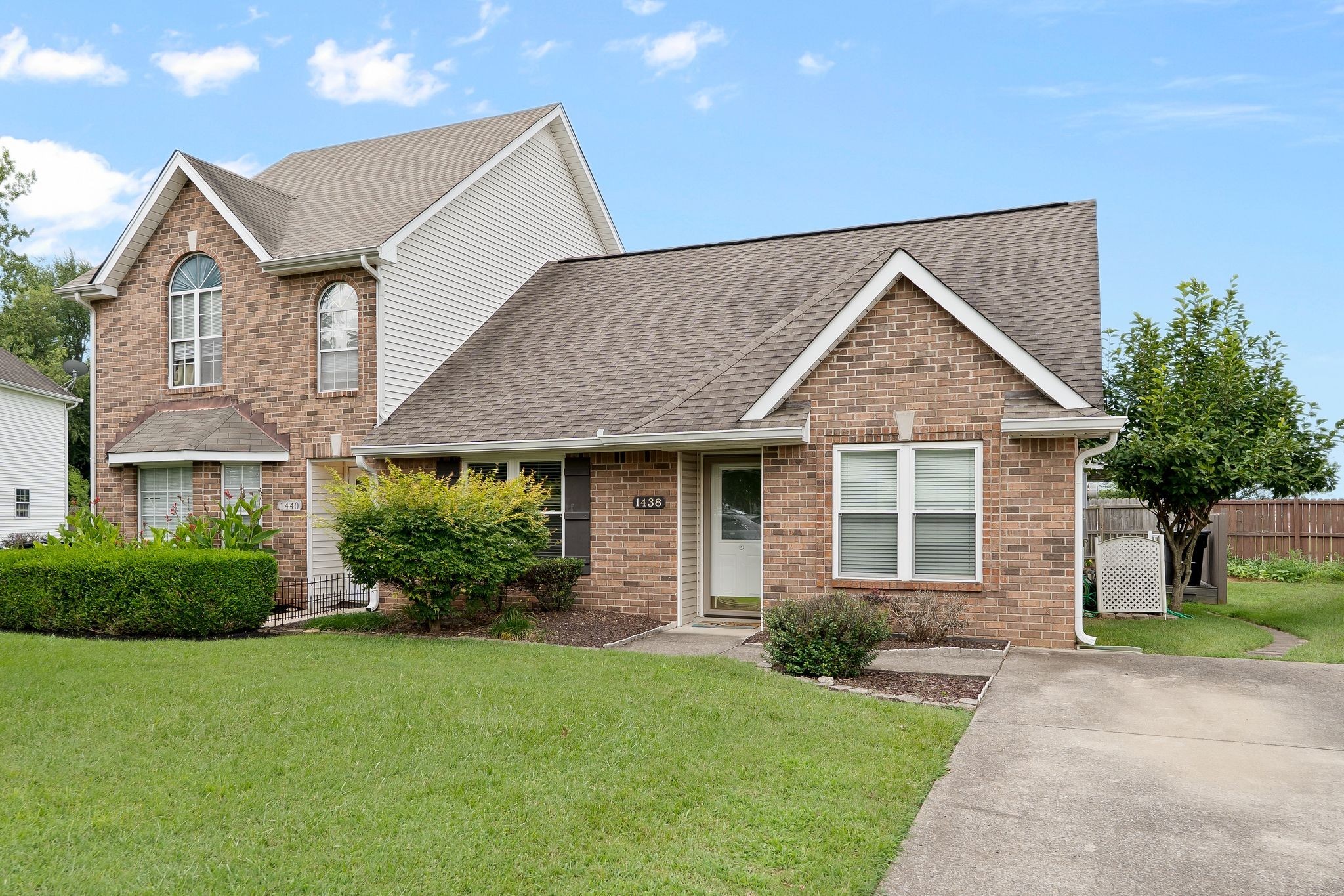 1438 Anita Ct