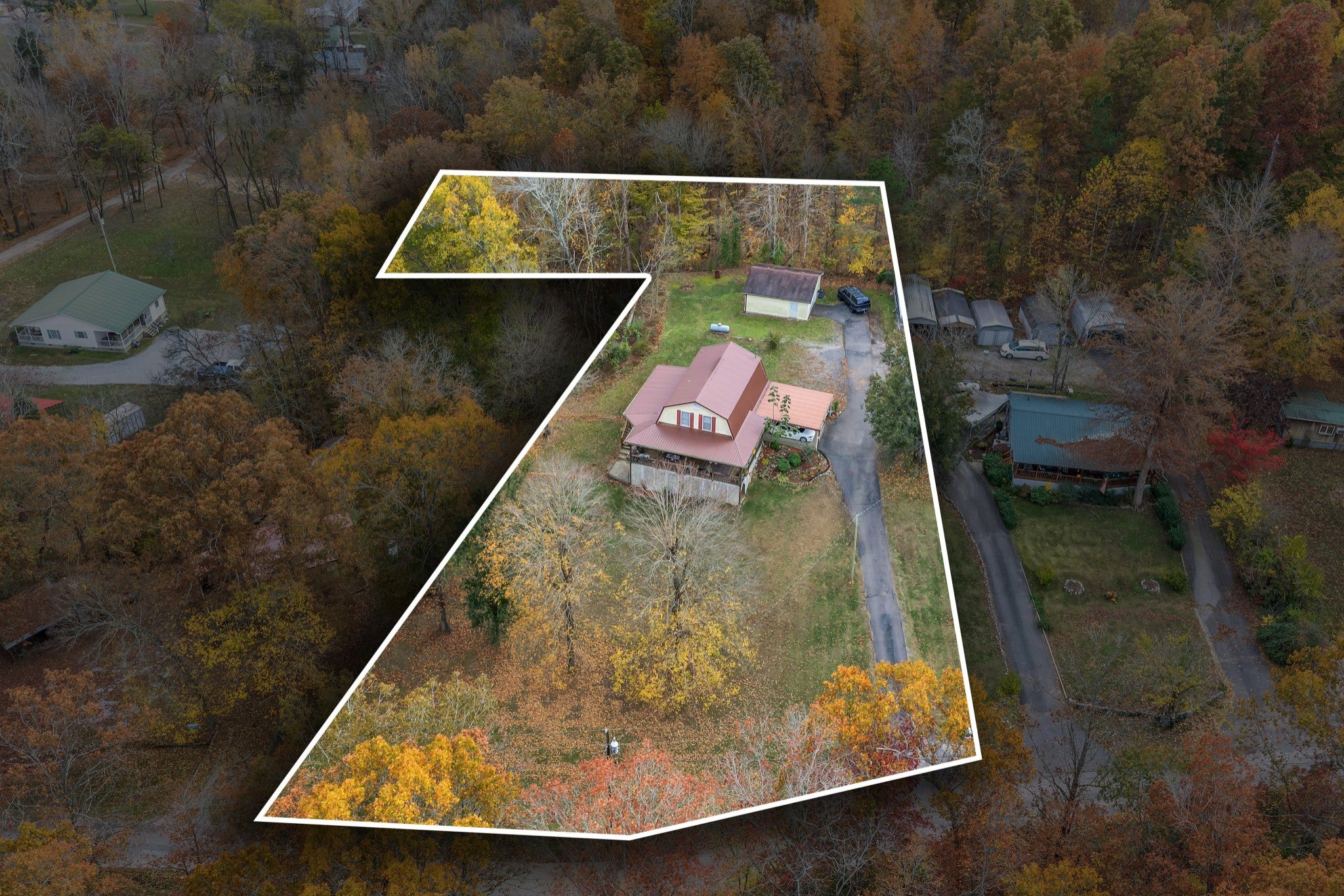 85 Lakeview Ln