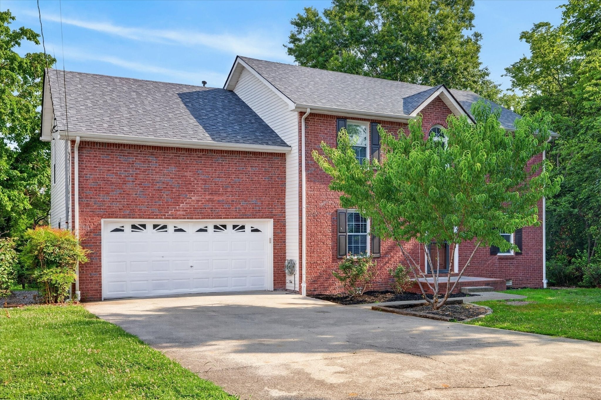 402 Pointe Clear Dr
