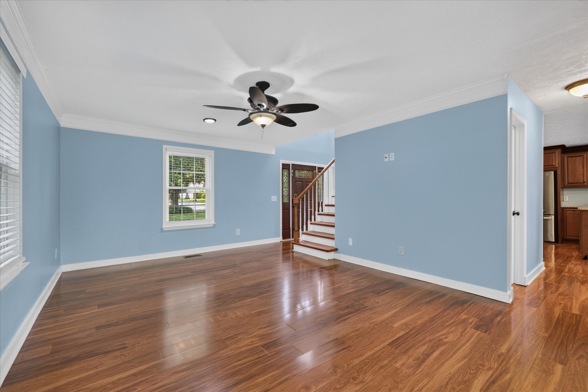 402 Pointe Clear Dr