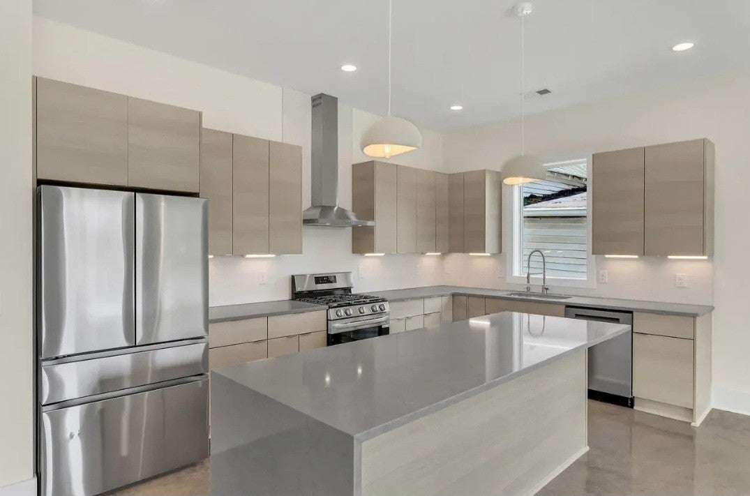 3.0-bed rental at 2430 Batavia St