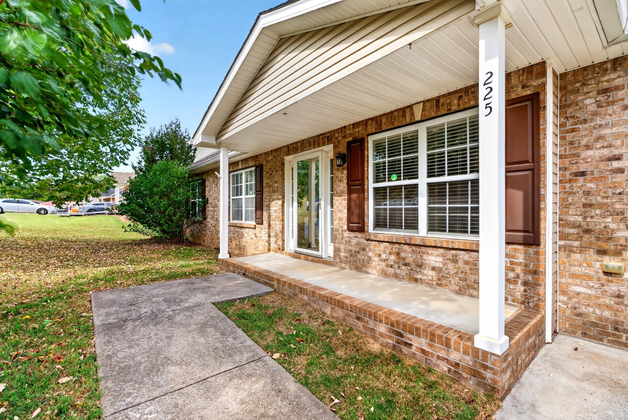 225 Raintree Dr