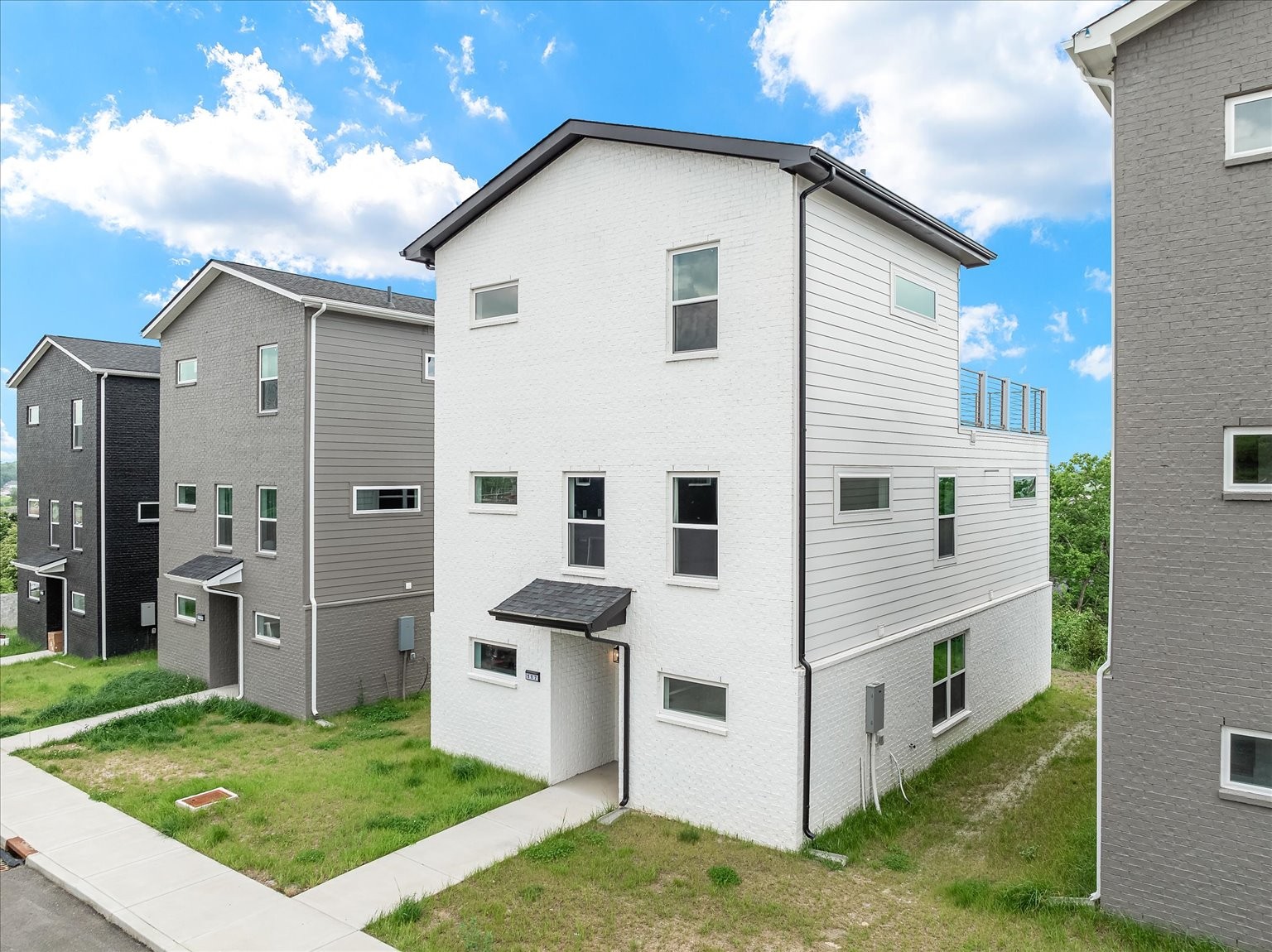 1241 North Avondale Cir