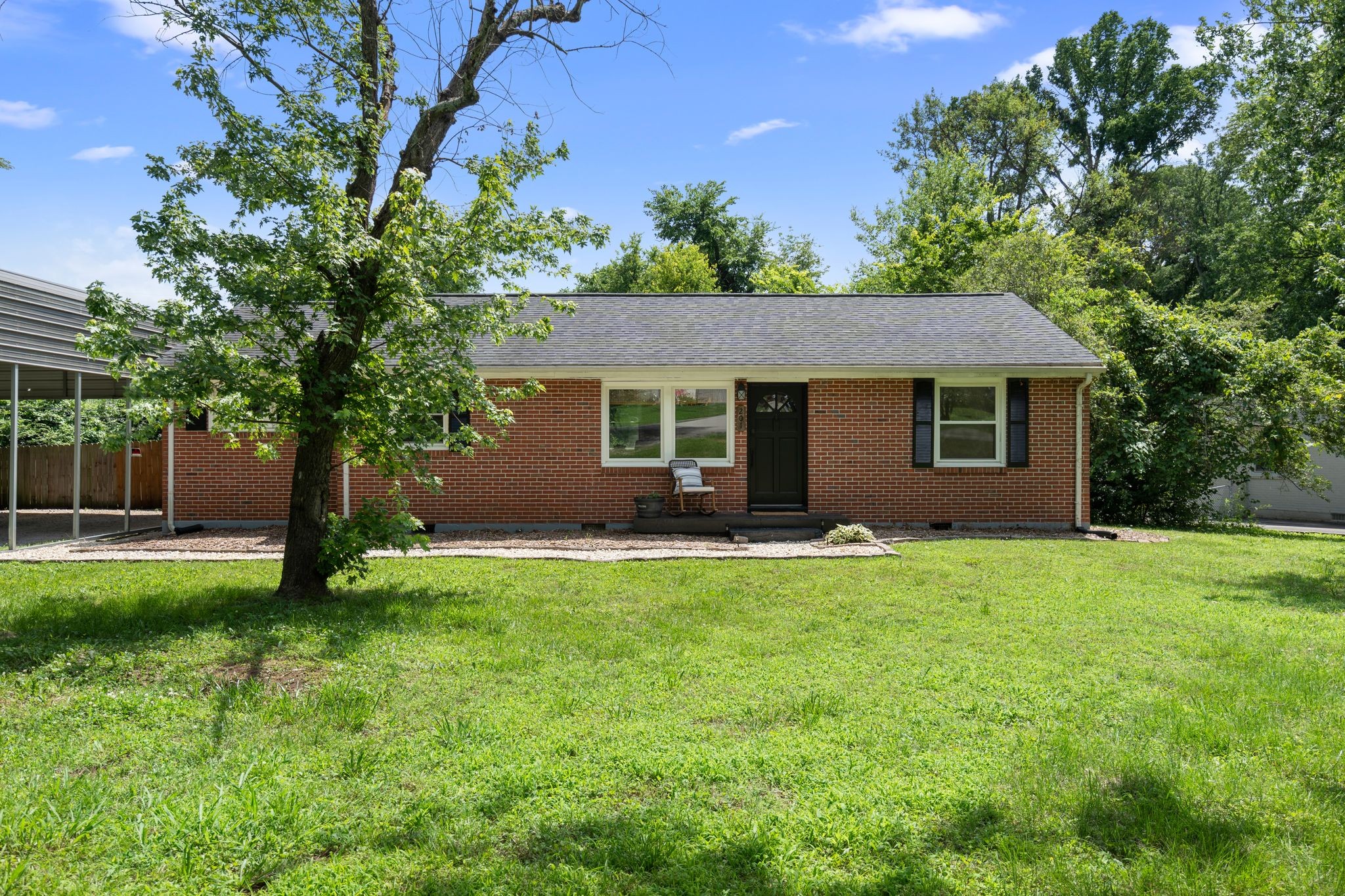 201 Pleasant Dr