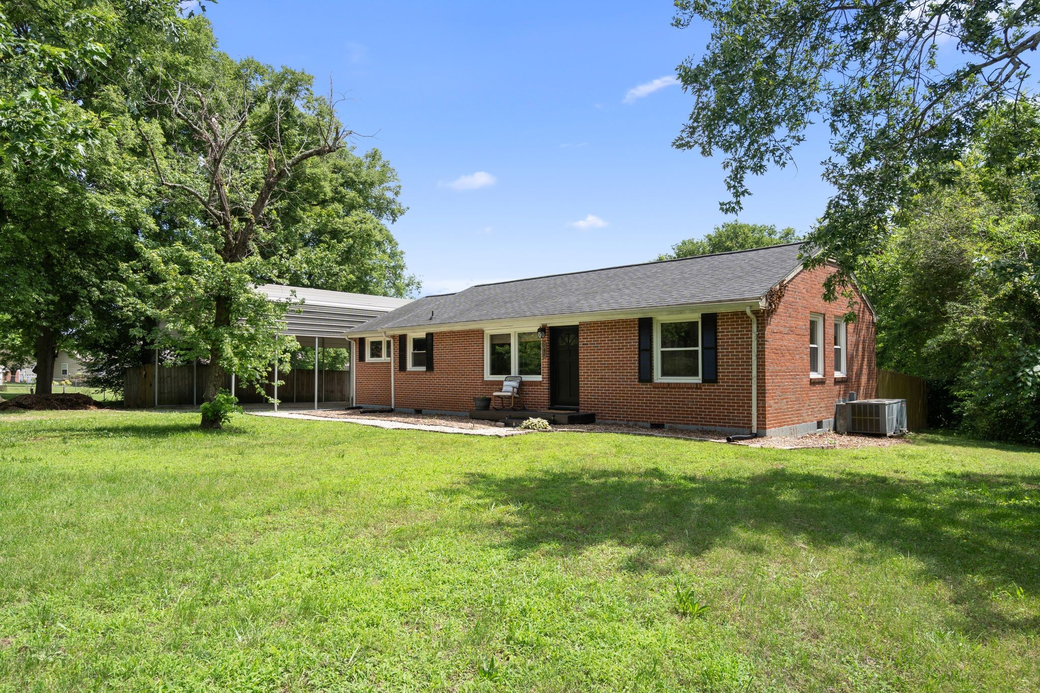 201 Pleasant Dr