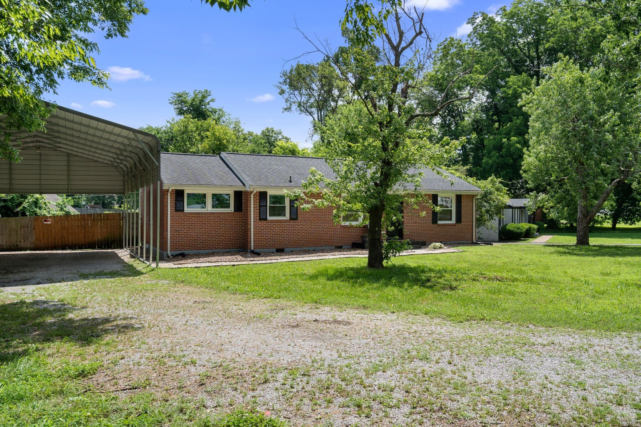 201 Pleasant Dr