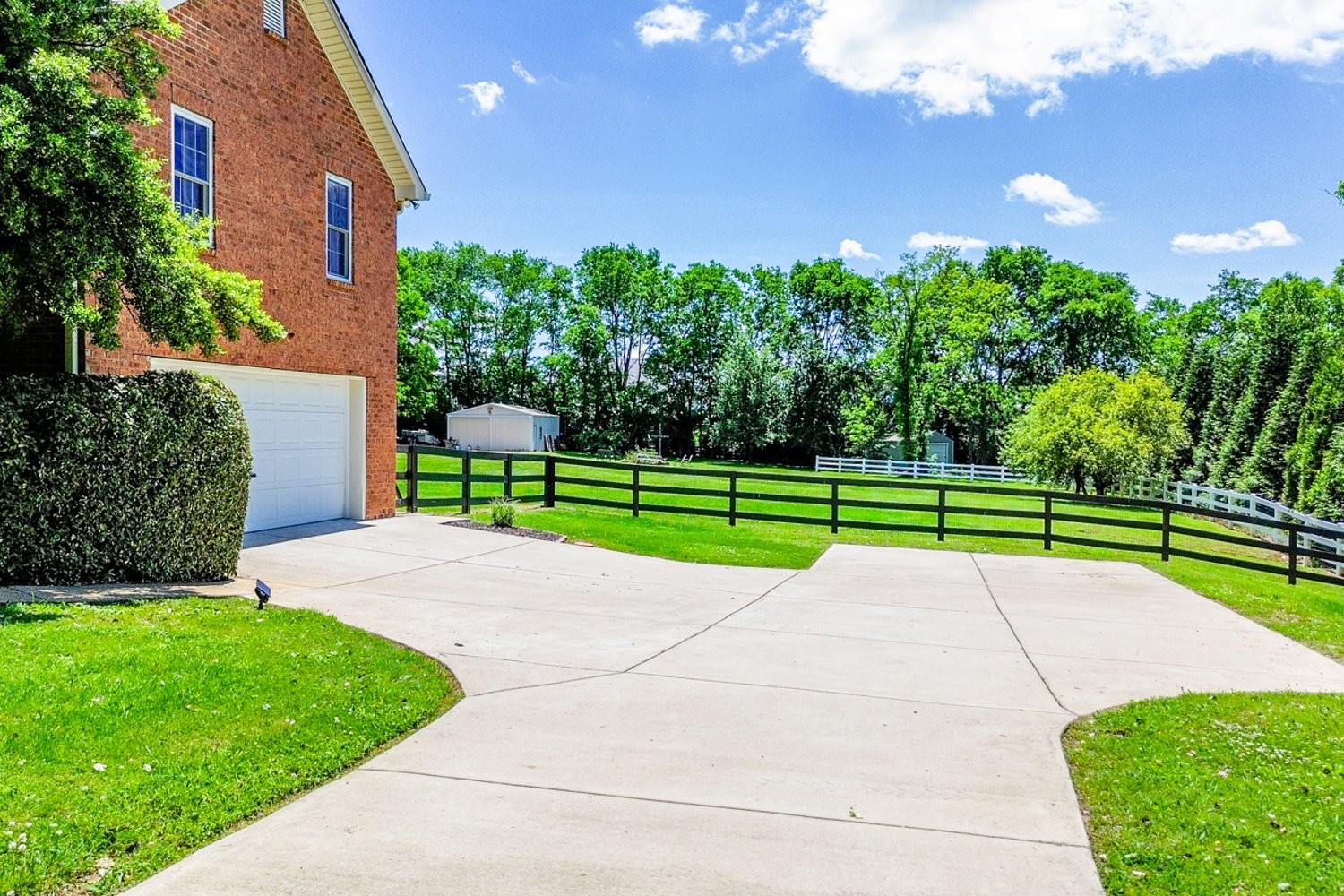 2025 Lewisburg Pike