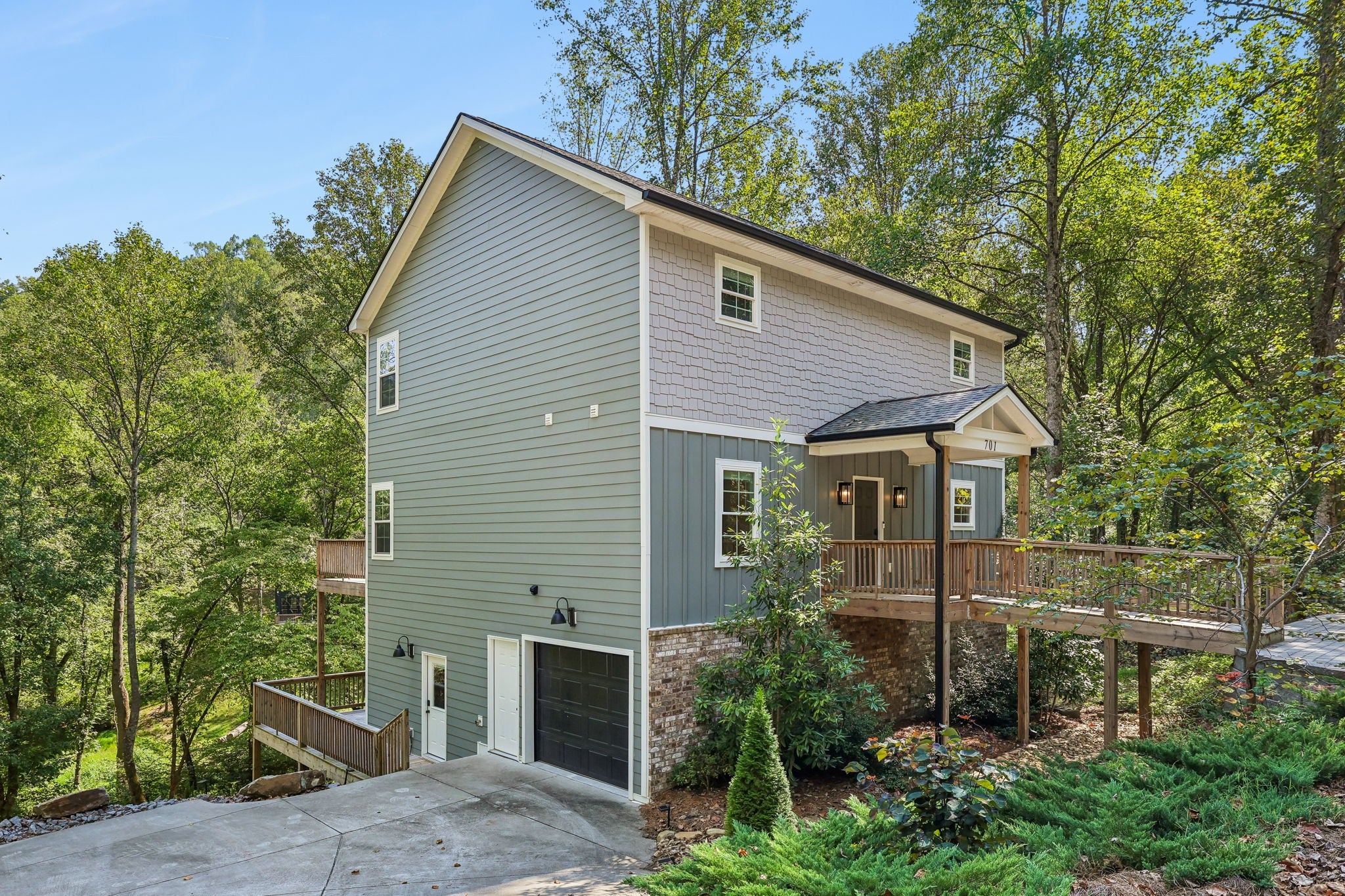 701 Harbor Dr
