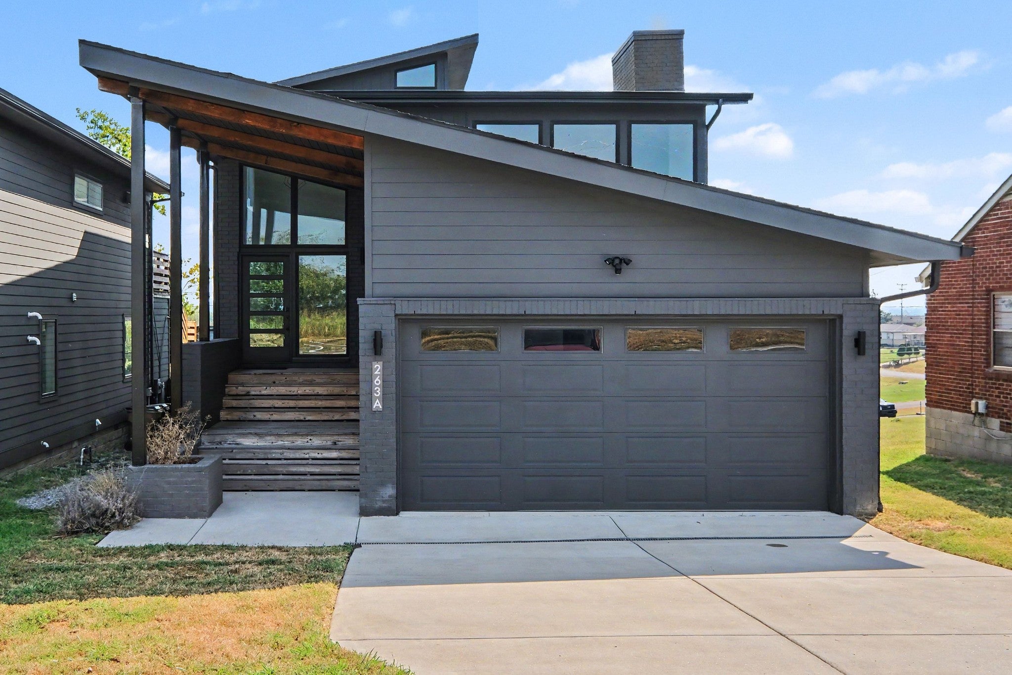 263 Riverside Dr N - Photo 3